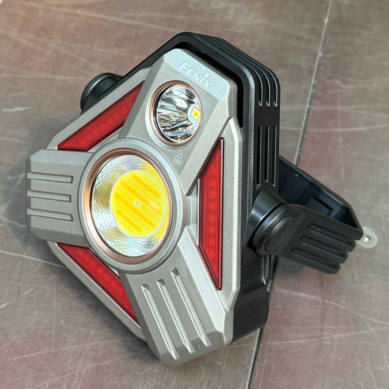 Fenix CP50R – LED Campingleuchte mit Akku, 5500 Lumen, USB & stufenloser Dimmer, 2700K–6500K