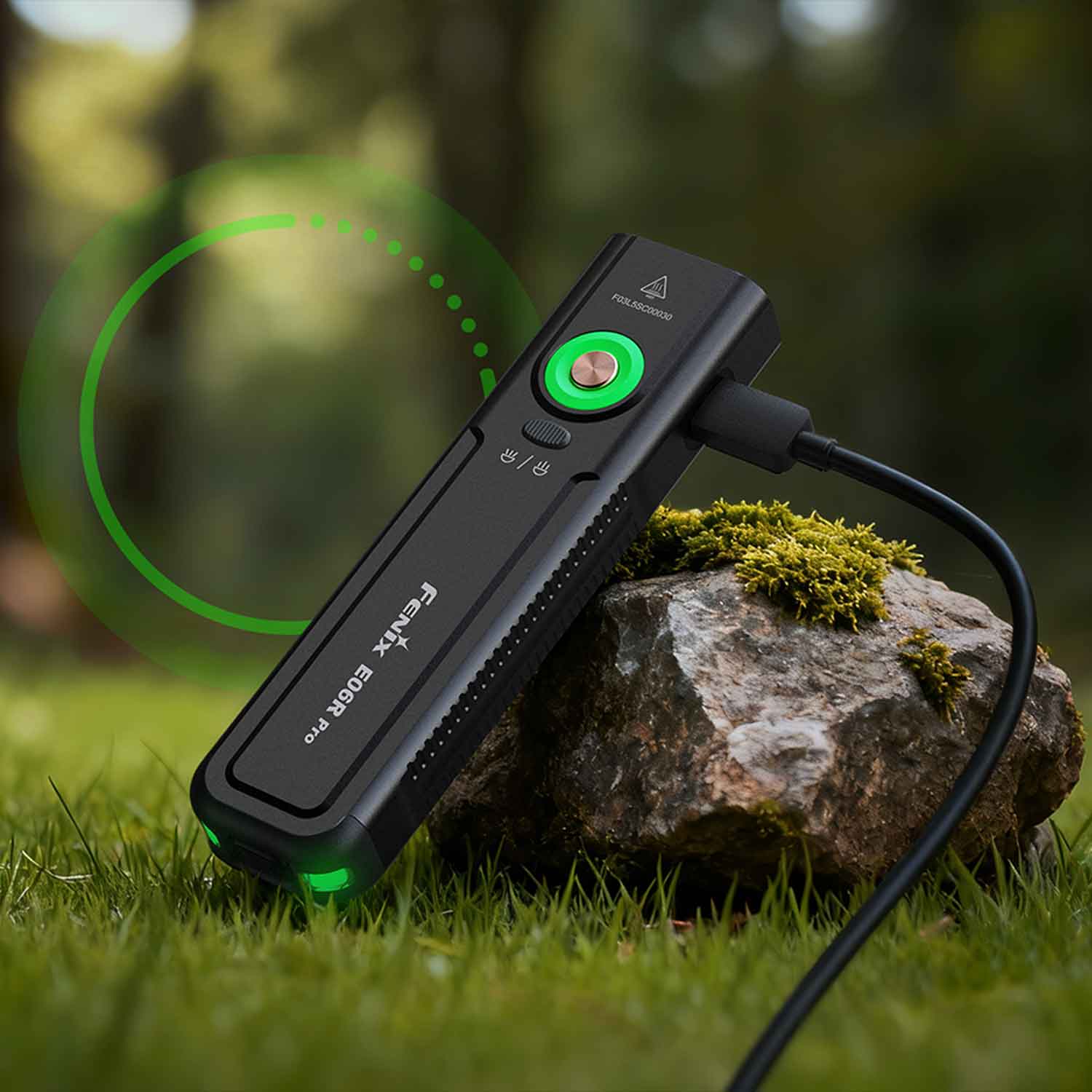 Fenix E06R Pro – Flache EDC-Taschenlampe mit UV-Licht & Laser 1600 Lumen USB-C – Detailansicht