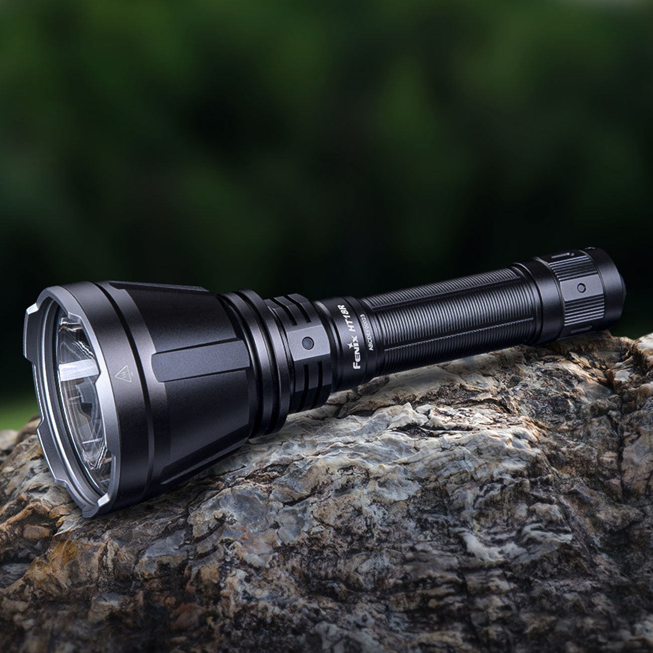 Fenix HT18R Jagd LED Taschenlampe 2800 Lumen – Produktansicht der Lampe – Detailansicht 1