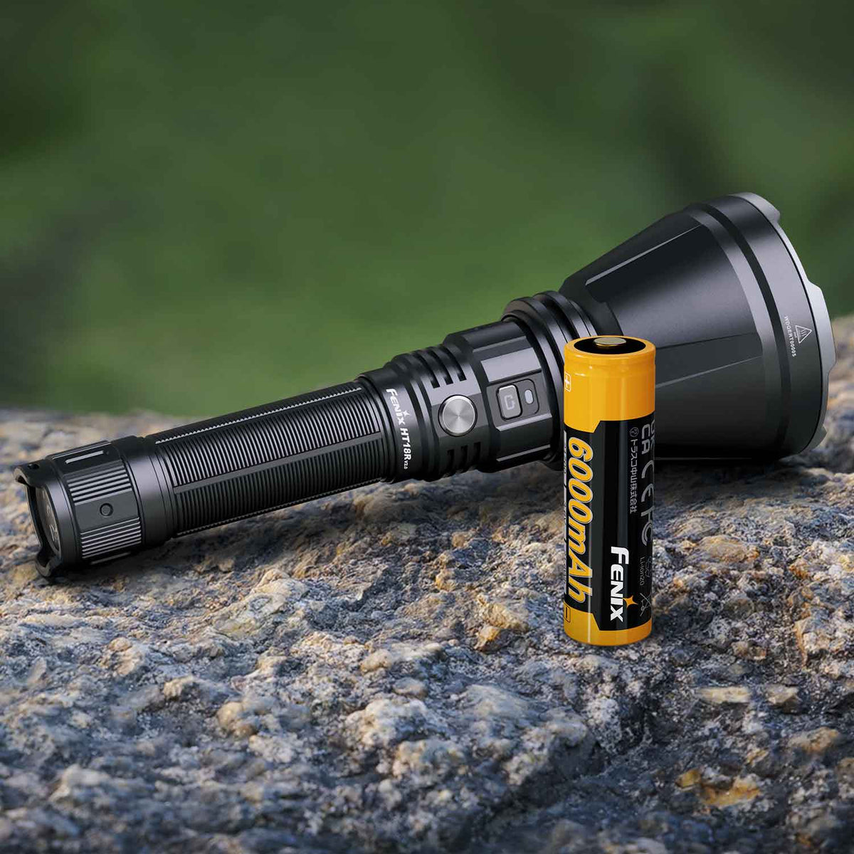 Fenix HT18R V2.0 - Jagd Taschenlampe mit hoher Reichweite 3700 Lumen Akku & USB-C – Detailansicht