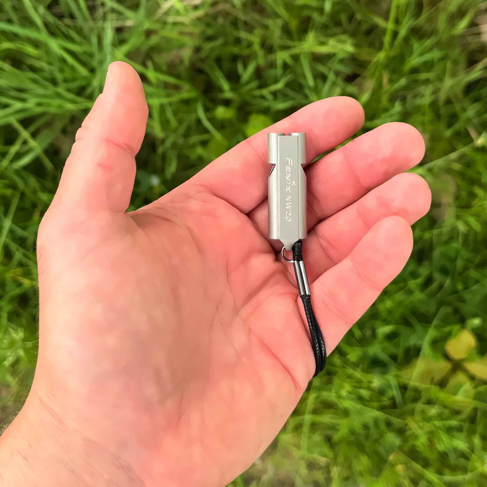 Fenix NW20 Signalpfeife - extrem laute Notfallpfeife mit 120dB – Größe und Abmessungen