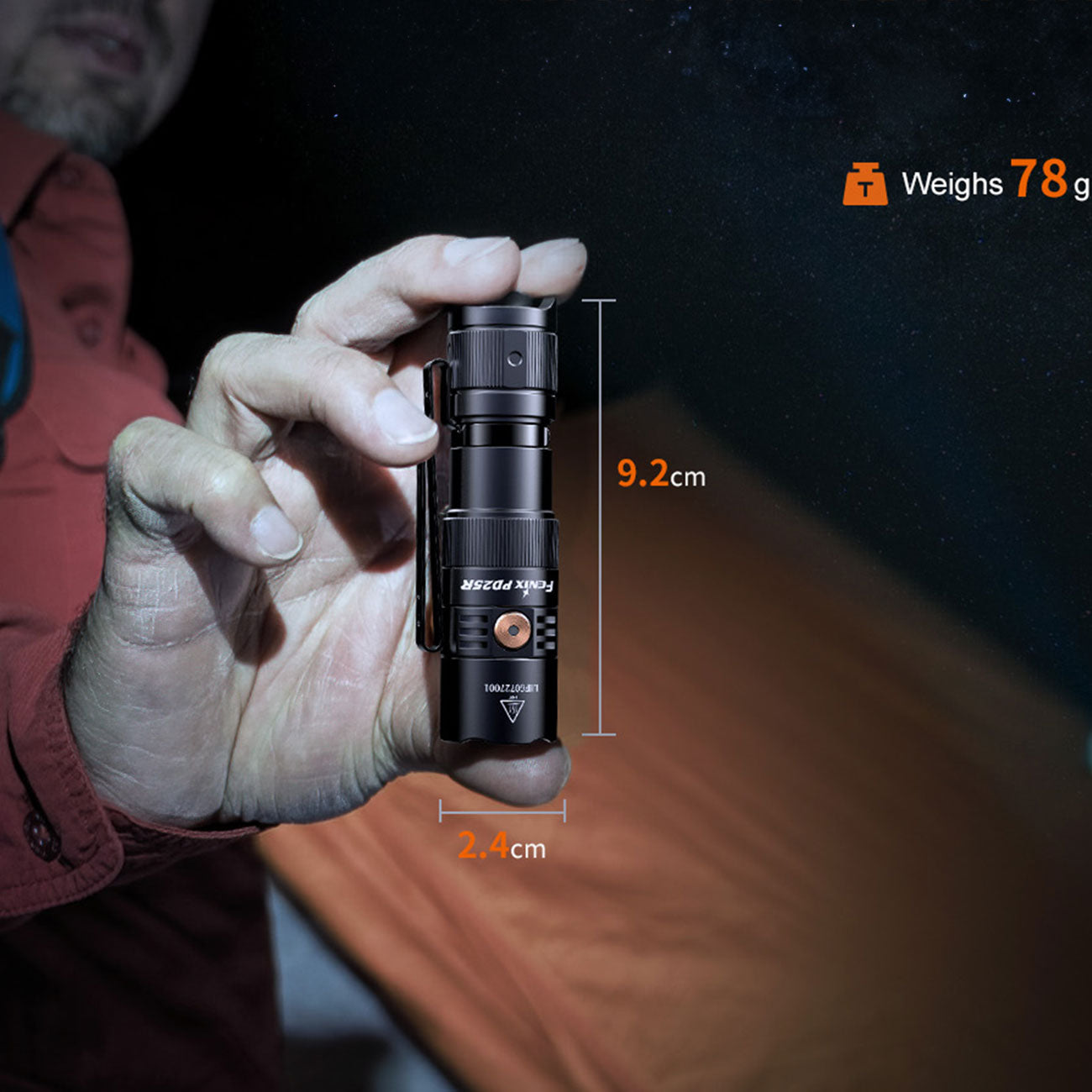 Fenix PD25R LED Taschenlampe 800 Lumen, 250m Leuchtweite,USB-C, Akku, Gürtelclip – Detailansicht