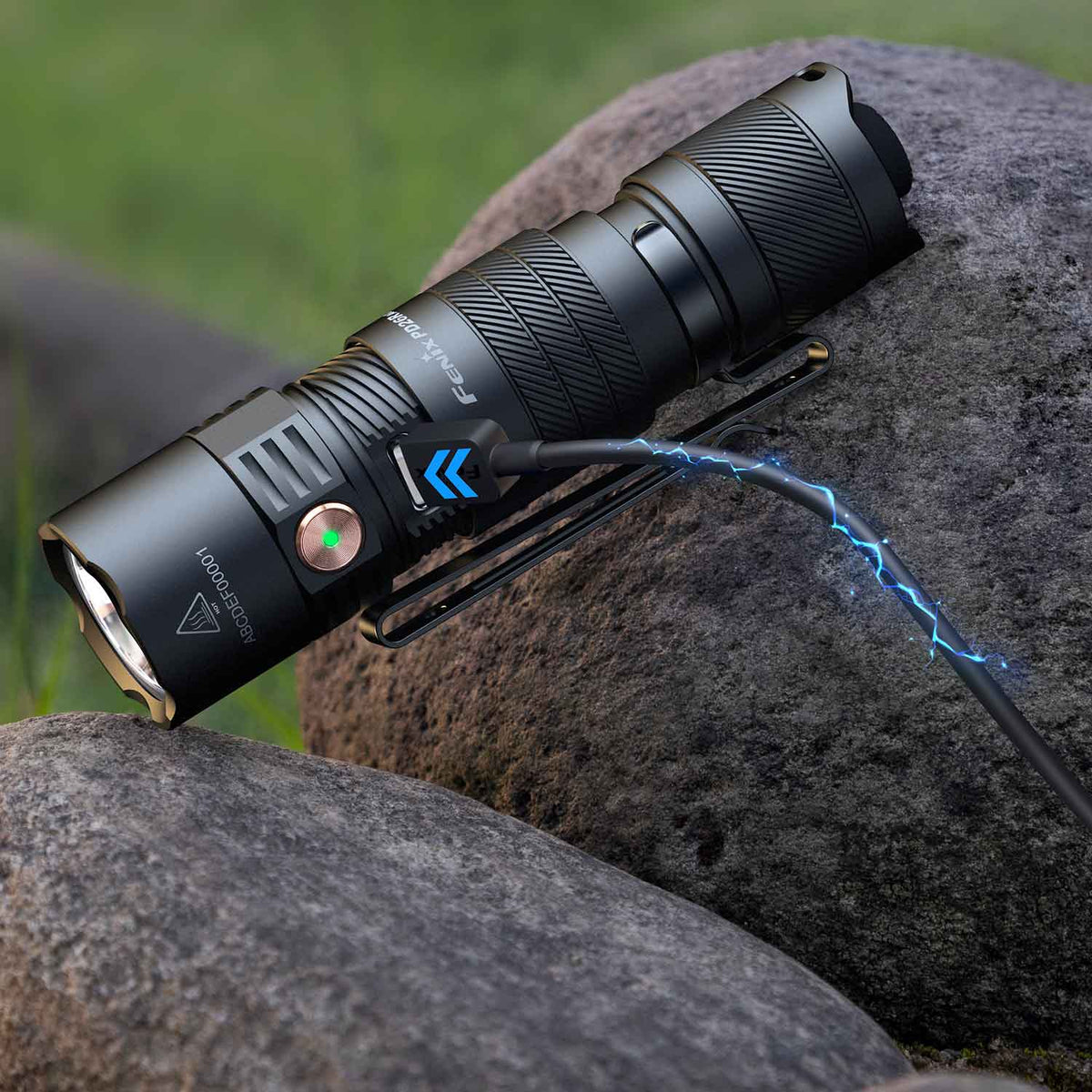 Fenix PD26R ACE – LED Taschenlampe mit 1300 Lumen 1600mAh Akku & USB-C – Detailansicht