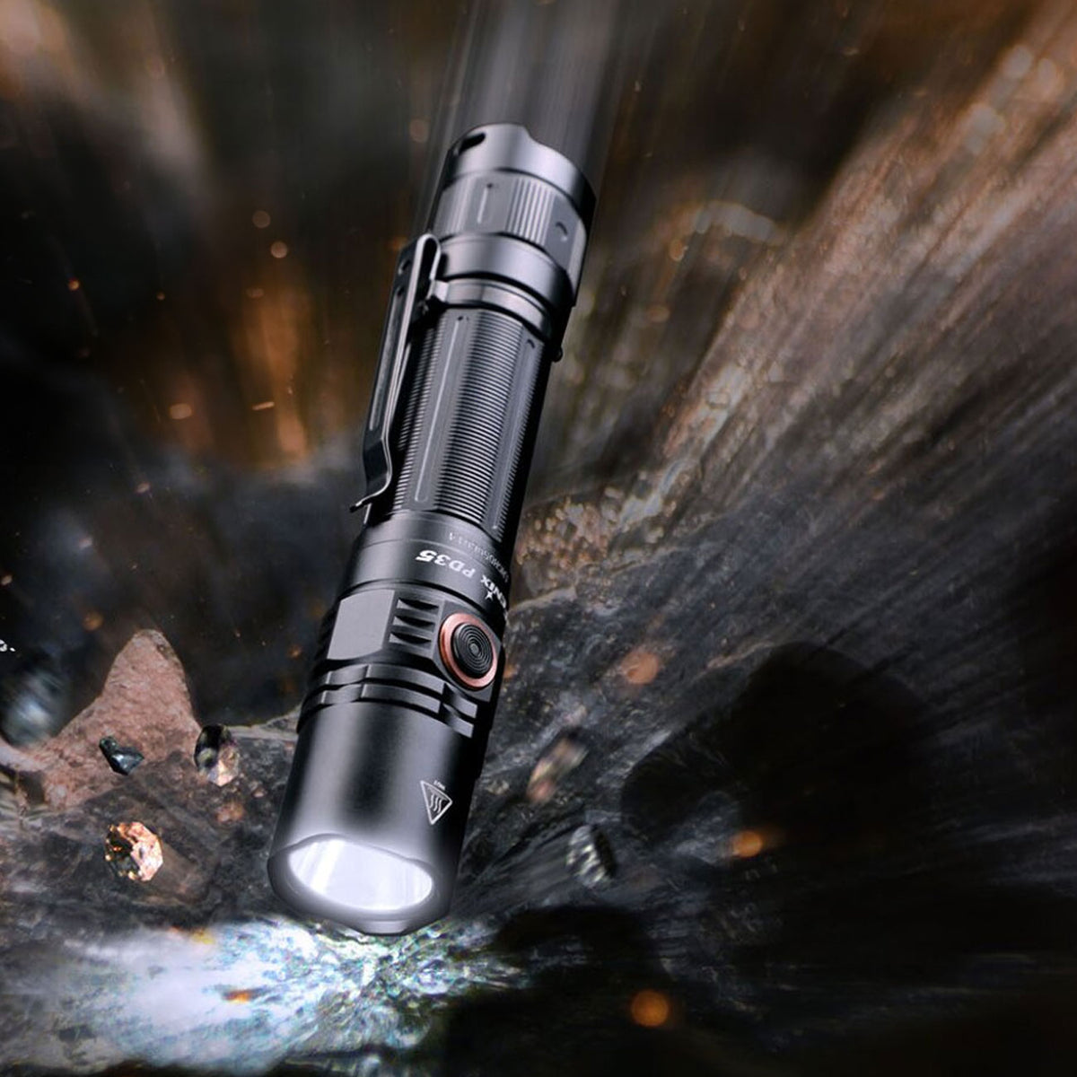 Fenix PD35 V3.0 LED Taschenlampe 1700 Lumen – Detailansicht