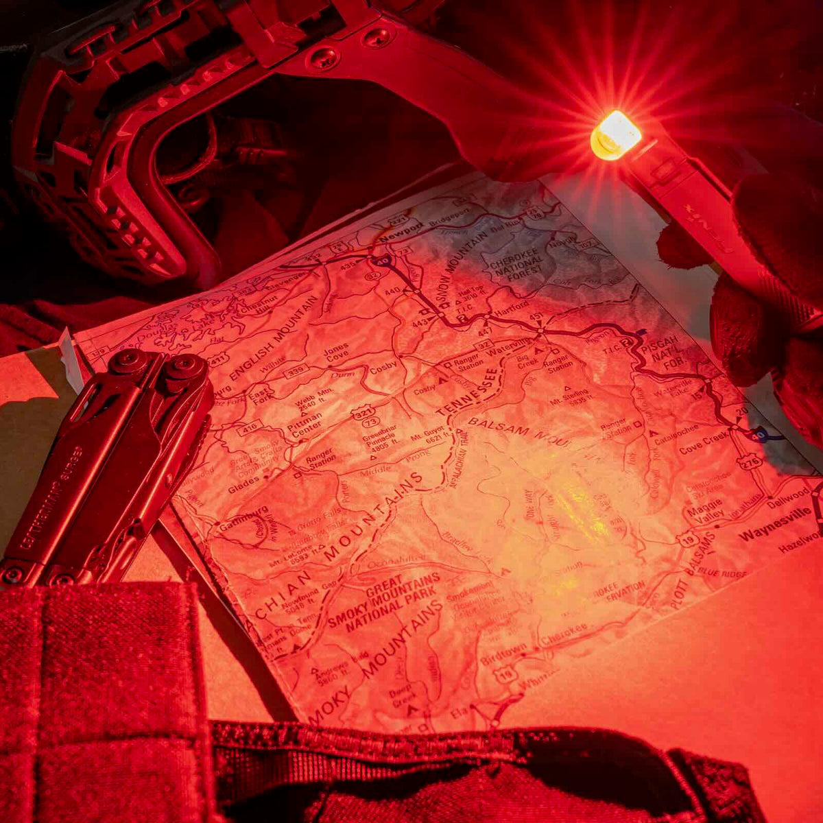 Fenix SW06R – Taschenlampe mit 200° Schwenkkopf, 500 lm, UV-, Rot- & Blaulicht