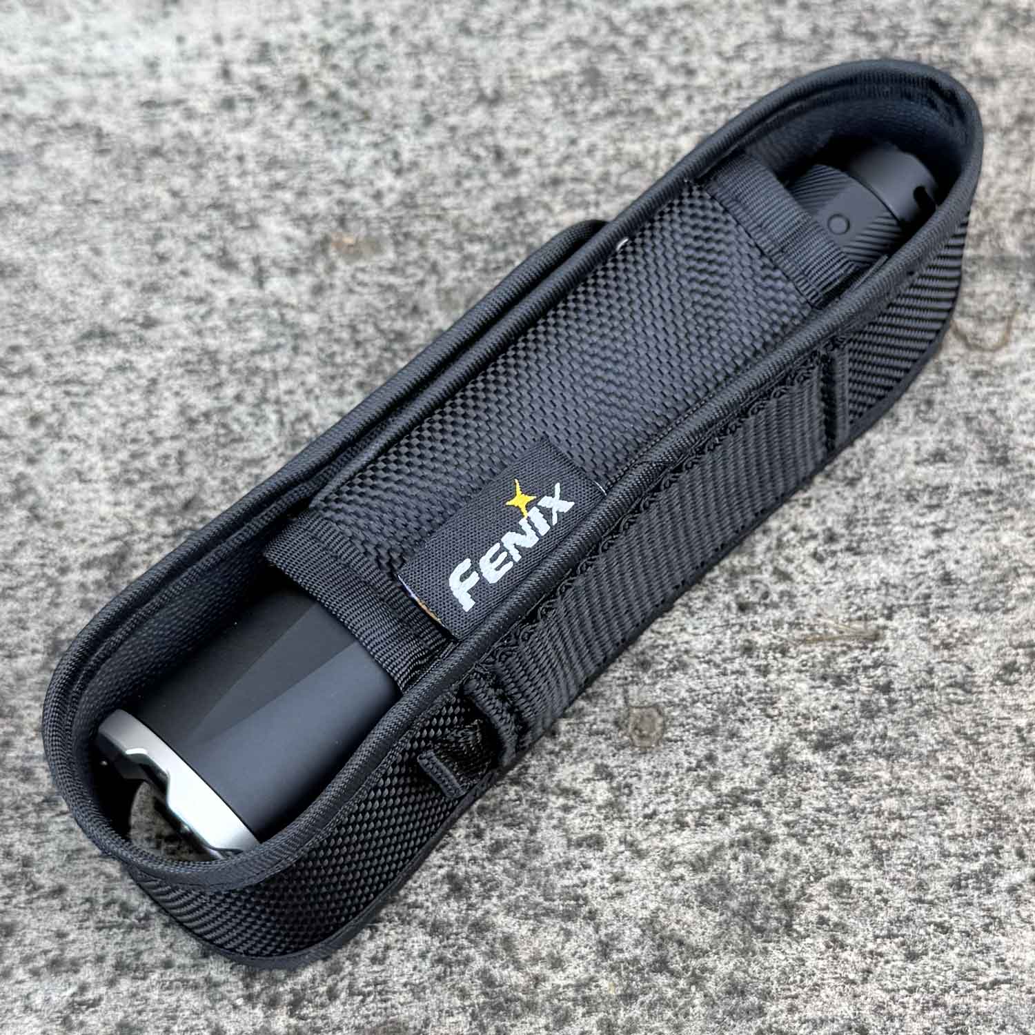 Fenix TK17 – Polizei Taschenlampe 3600 Lumen inkl. 6000mAh USB-C Akku – Detailansicht