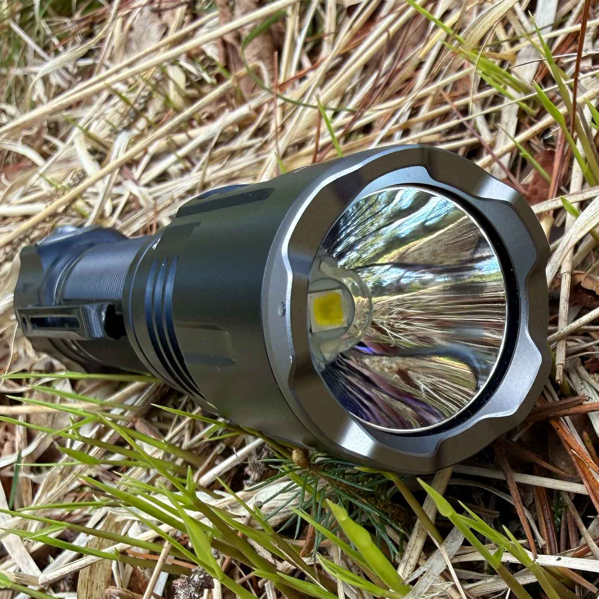 Fenix TK25R Taschenlampe - Ansicht auf LED Linsen