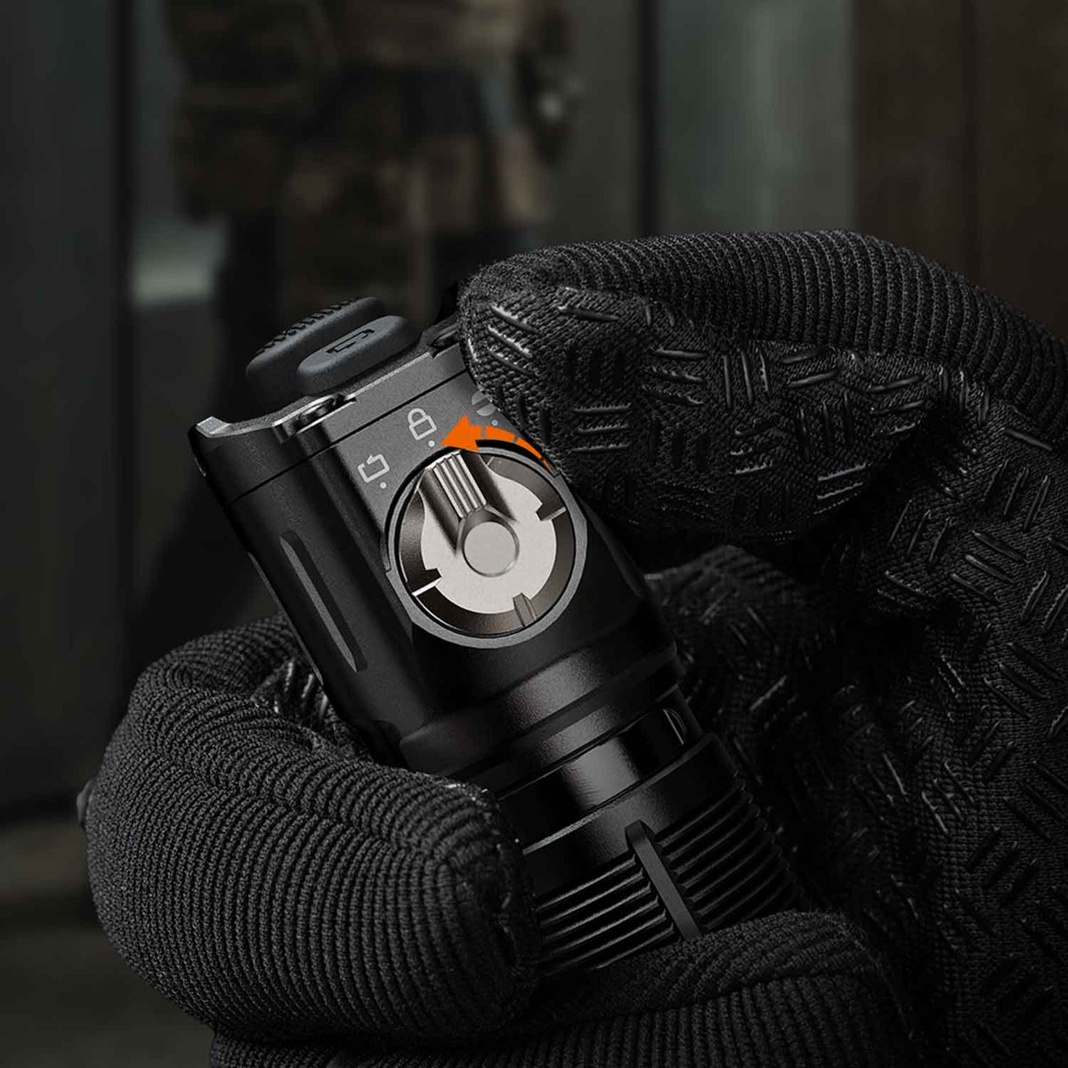 Fenix TK25R – Polizei Taschenlampe mit 3600 Lumen + UV-Licht, Rot- & Blaulicht – Detailansicht