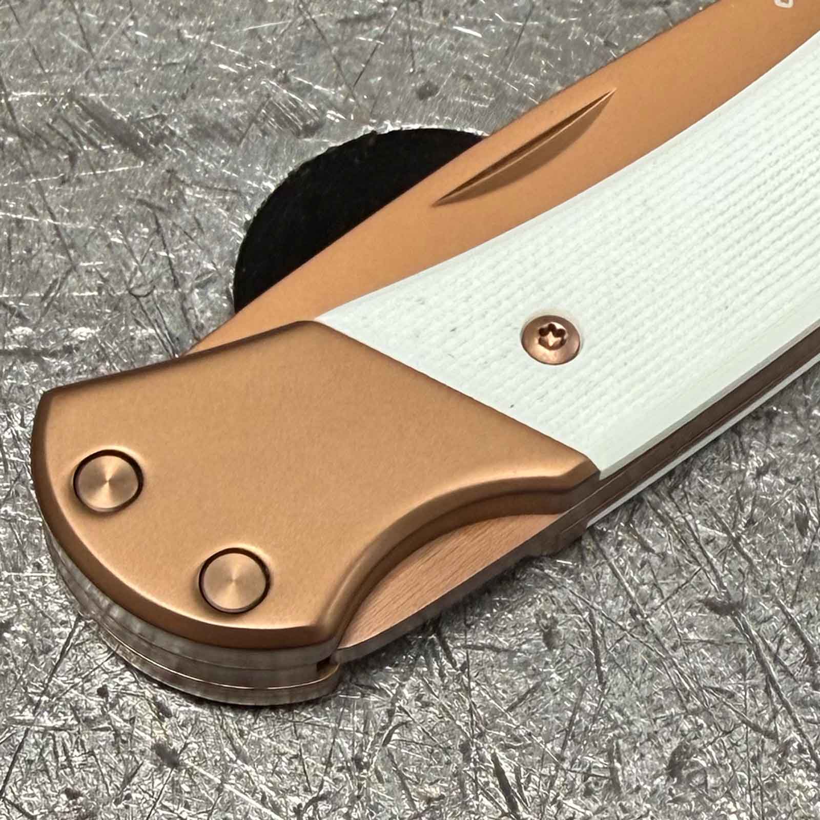 Herbertz Rosengold Taschenmesser Medium – D2-Klinge, Titanbeschichtung & G10-Griff – Detailansicht