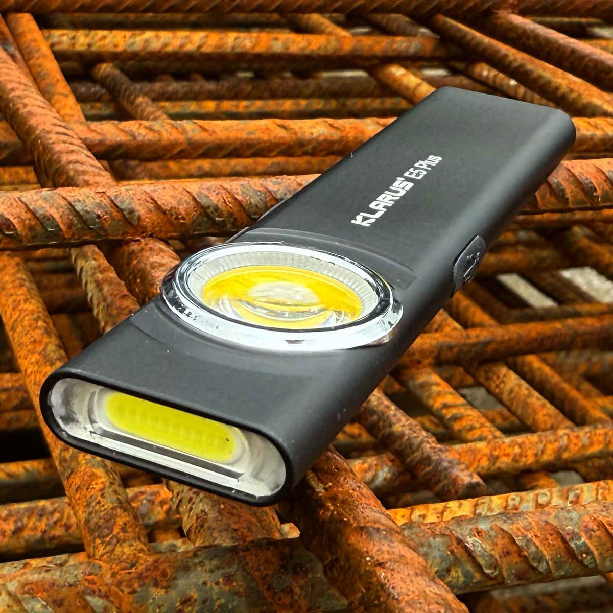 Klarus E5 Plus – Ultradünne Taschenlampe mit Seitenlicht 650 Lumen USB-C