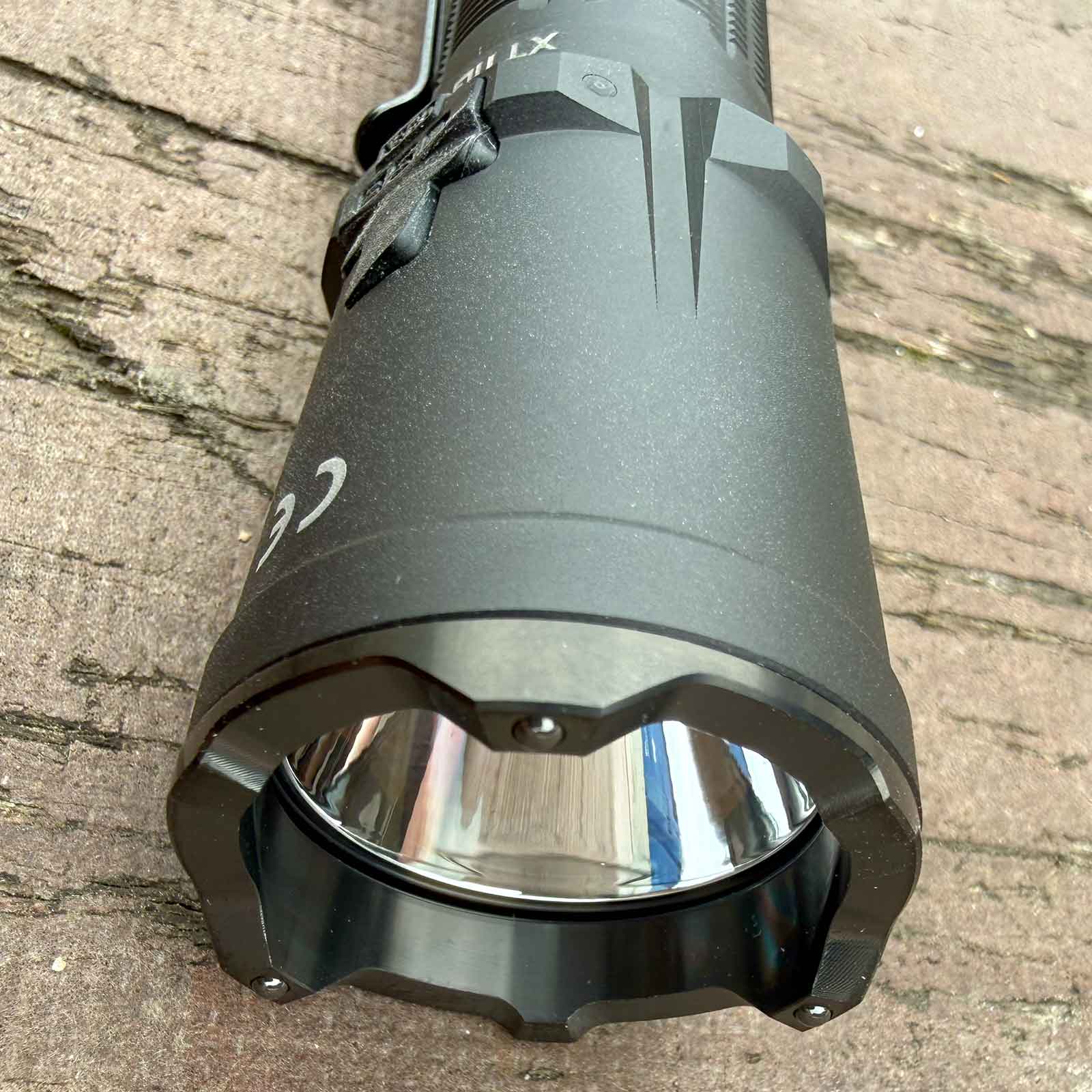 Klarus XT11GT Pro V3 TacMaster Taschenlampe – taktische Anwendung