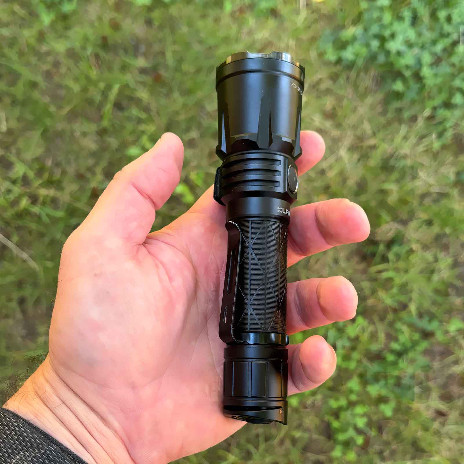 Klarus XT21X Pro – Polizei Taschenlampe mit 4400 Lumen, 5000 mAh Akku, USB-C