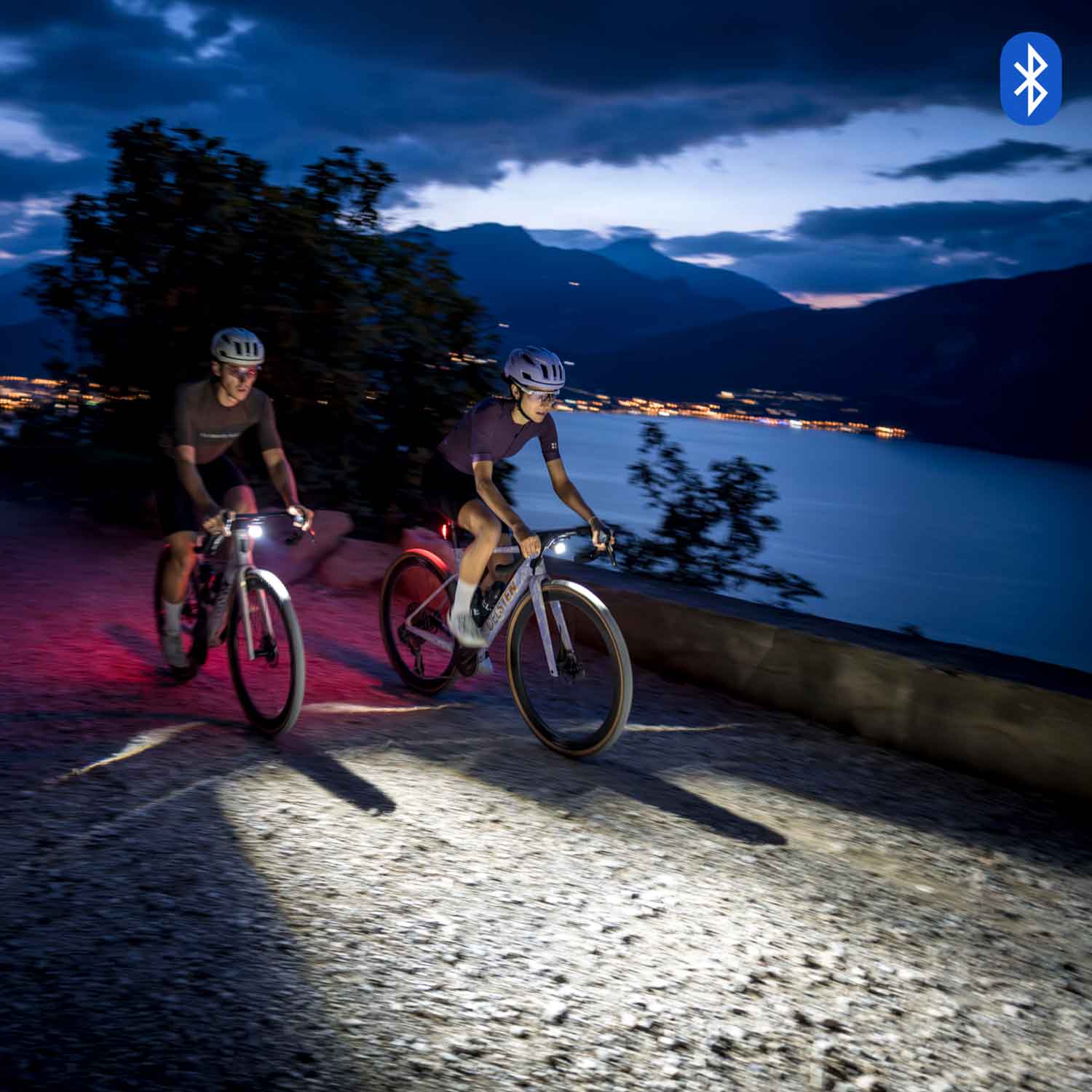 Lupine SL Grano F & Rotlicht Pro BT Bundle – StVZO-Fahrradlichtset mit Bluetooth – Rotlicht, Fahrradlicht mit StVZO-Zulassung – Detailansicht 2