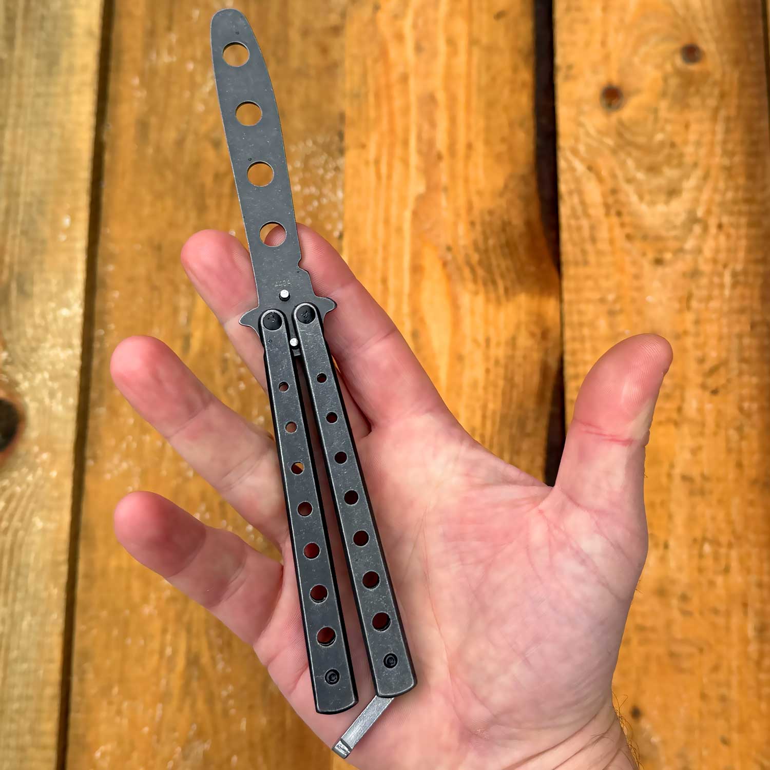 Magnum Balisong Trainer 2nd Gen – Sicheres Butterfly-Trainingsmesser – Detailansicht