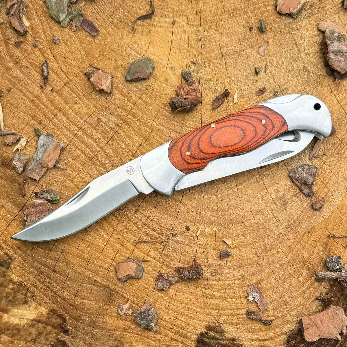 Magnum Classic Hunter – Jagdtaschenmesser mit Aufbrechklinge und Säge – Outdoor-Einsatz / Messeransicht