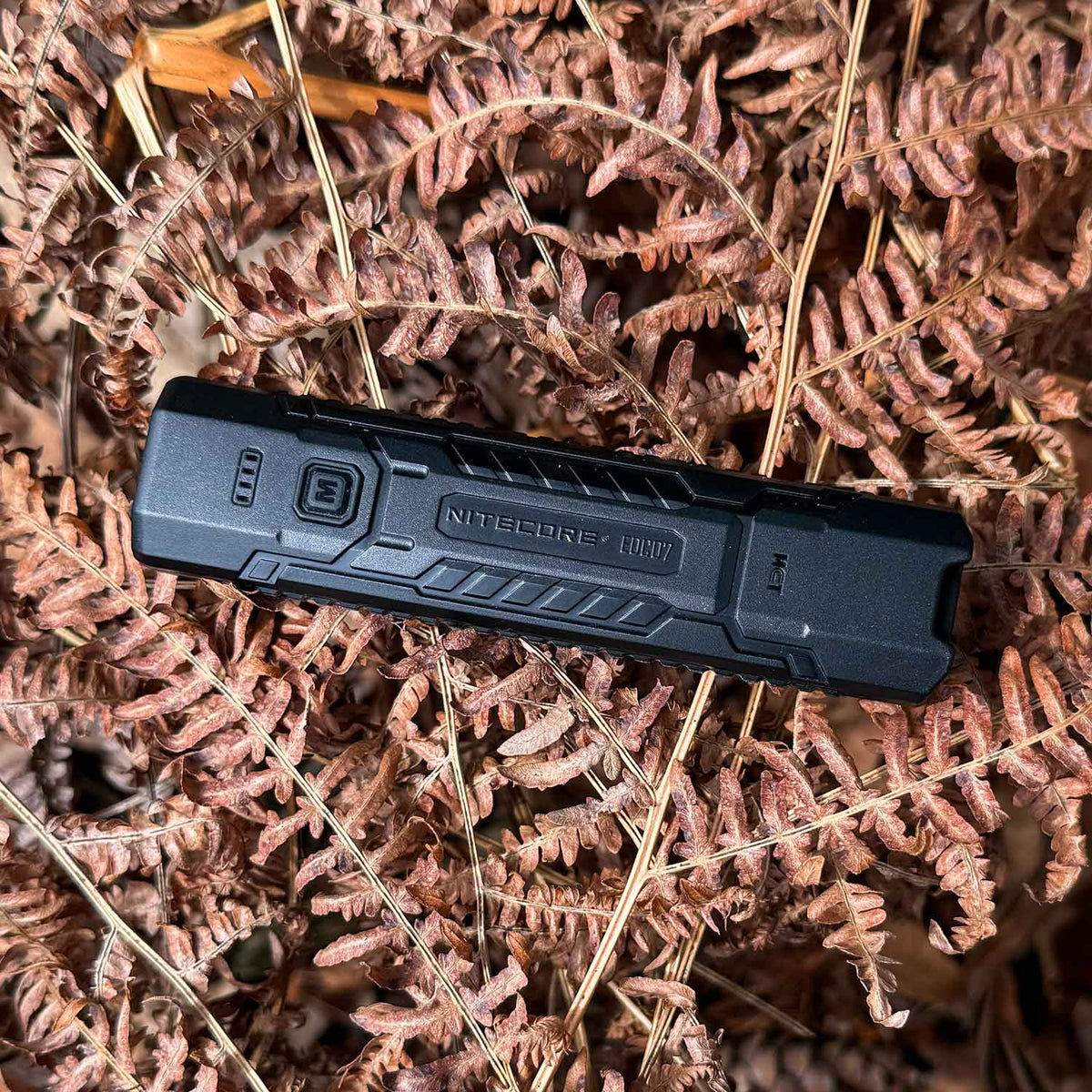 Nitecore EDC07 LED Taschenlampe schwarz - Ansicht von vorn