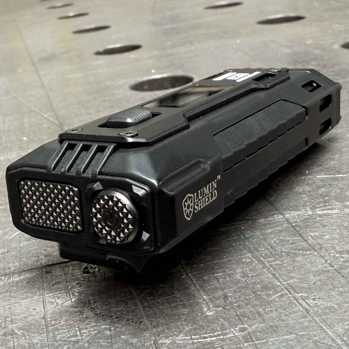 Nitecore EDC37 - LED Taschenlampe 8000 Lumen Spot & Flutlicht USB-C OLED Display – NiteLab UHi LED, LED-Technik – Detailansicht 12