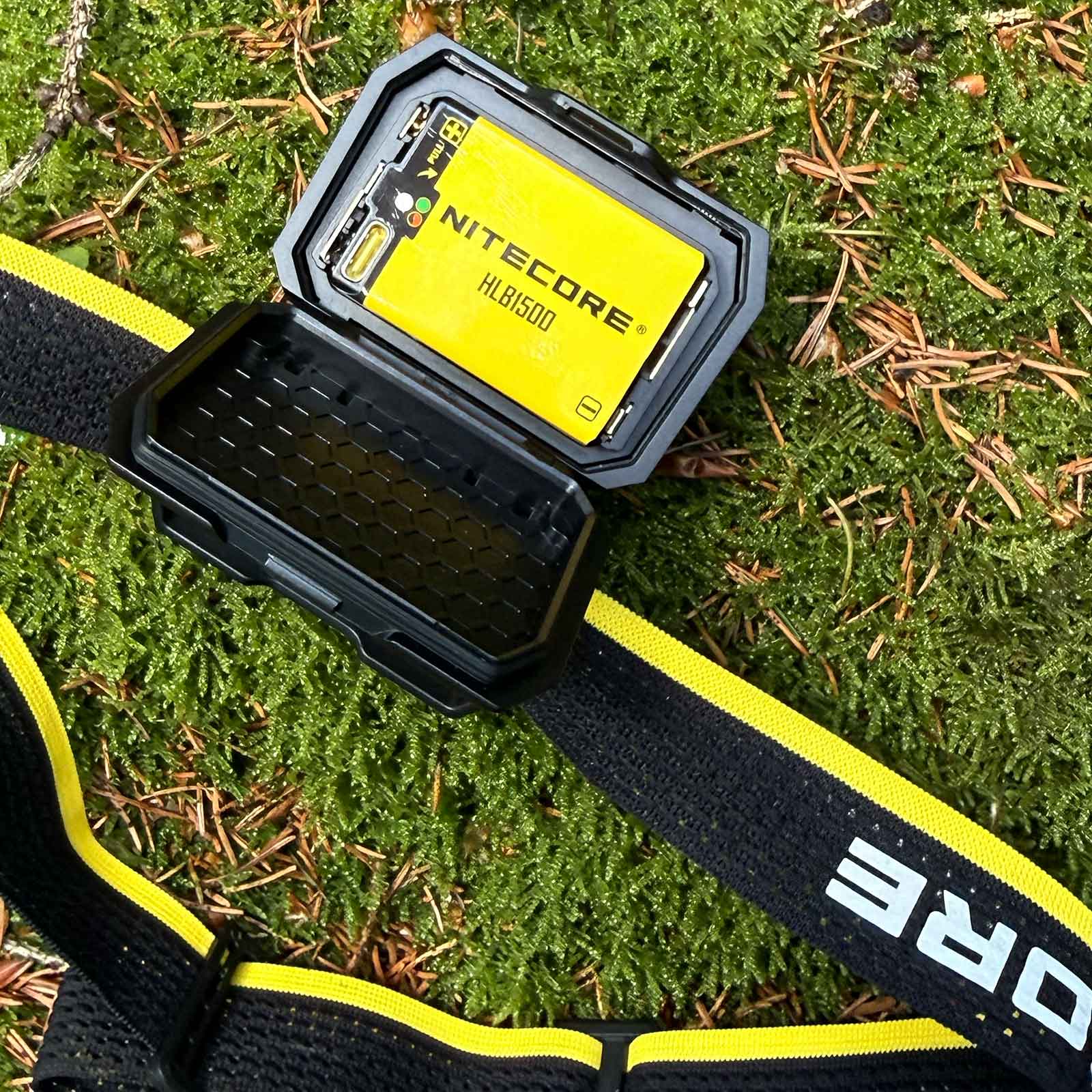 Nitecore HA25 UHE – LED Stirnlampe mit 3 Lichtfarben, 800 Lumen, Rotlicht, USB-C Akku – LEDs und Reflektor / Stirnlampe im Detail