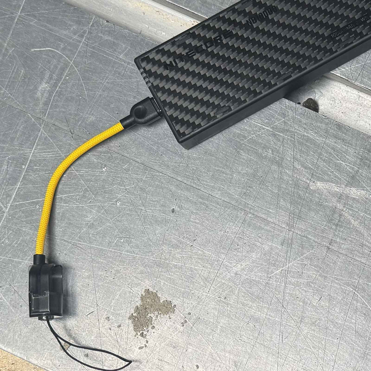Nitecore NB10000 GEN4 Powerbank - Detailansicht Kabel
