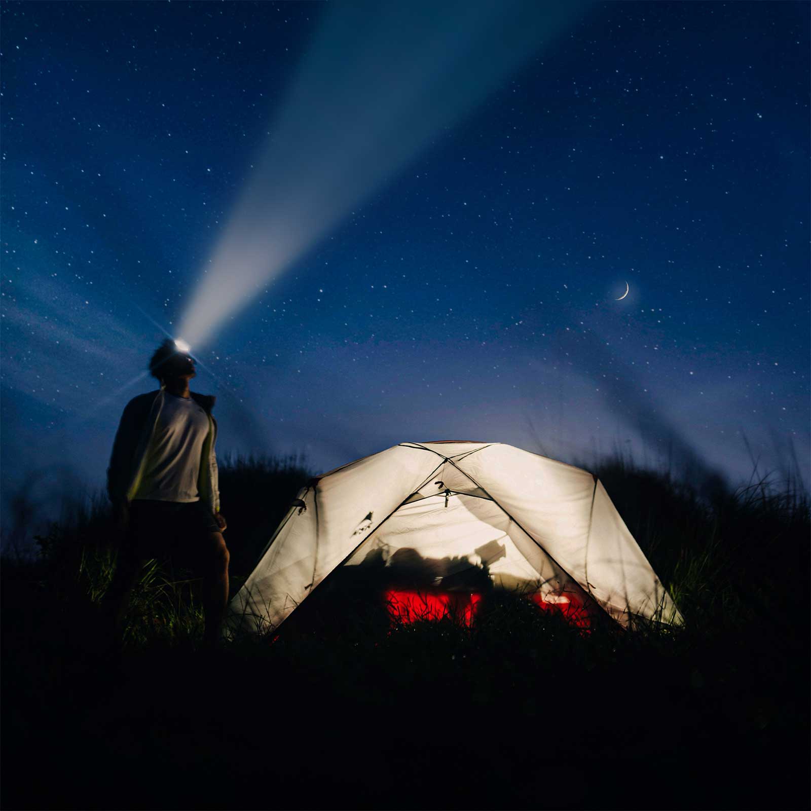 Nitecore HA25 UHE – LED Stirnlampe mit 3 Lichtfarben, 800 Lumen, Rotlicht, USB-C Akku – Kopfband und Tragesystem, für Outdoor und Camping