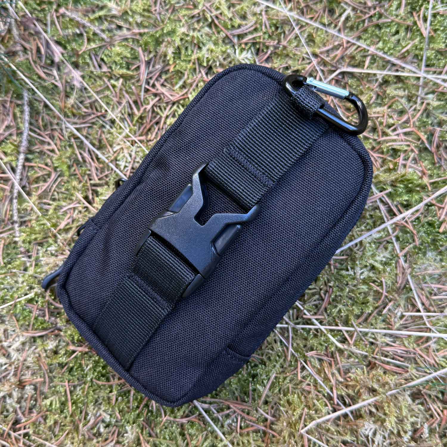 Nitecore NPP30 Pocket Pouch – kleine Outdoor Mehrzwecktasche mit Karabiner – Detailansicht