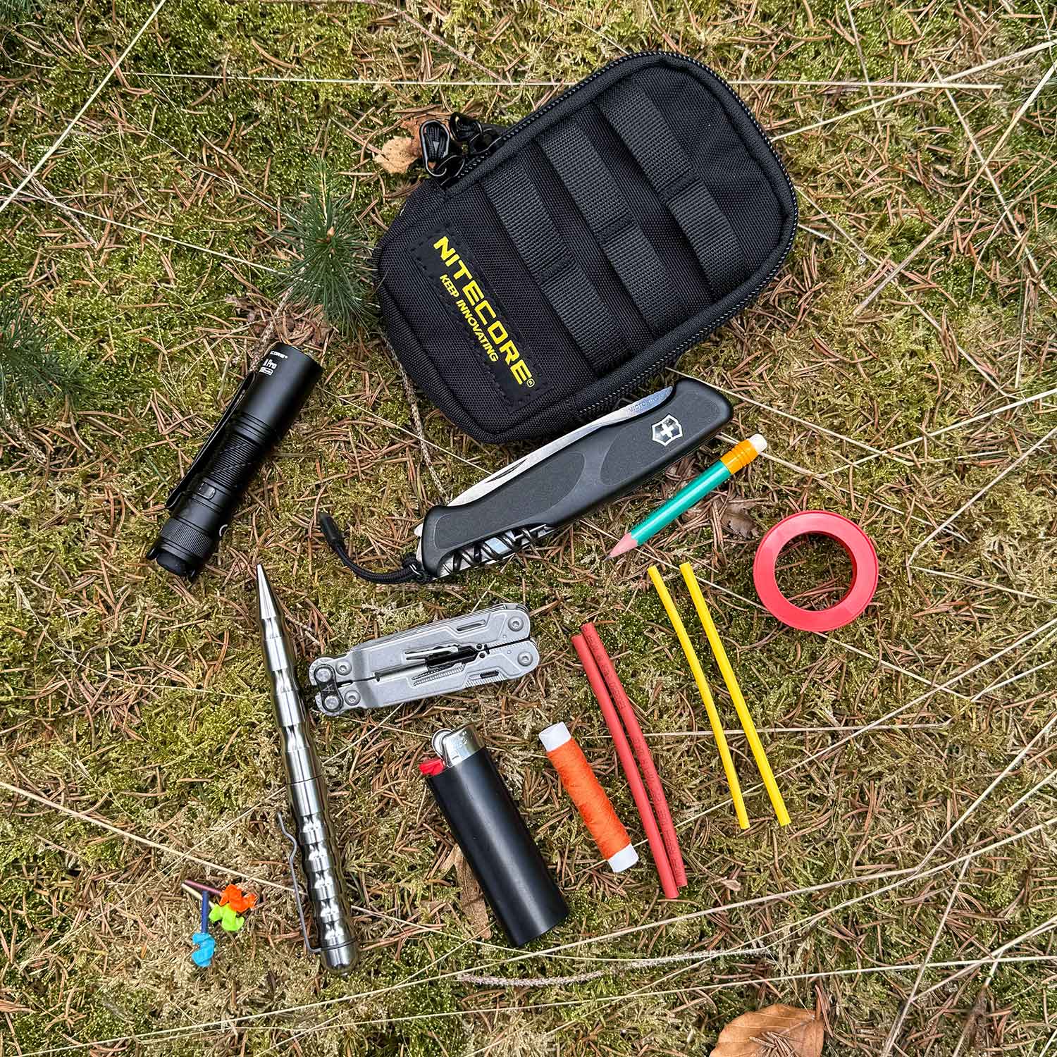 Nitecore NPP30 Pocket Pouch – kleine Outdoor Mehrzwecktasche mit Karabiner – Detailansicht