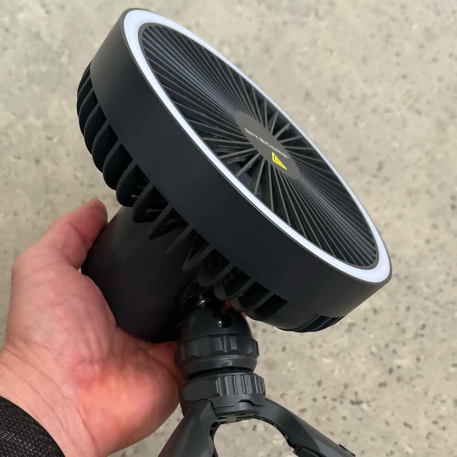 Nitecore NEF10 – mobiler USB-C Ventilator mit LED-Licht und Powerbank 10.000 mAh – Detailansicht
