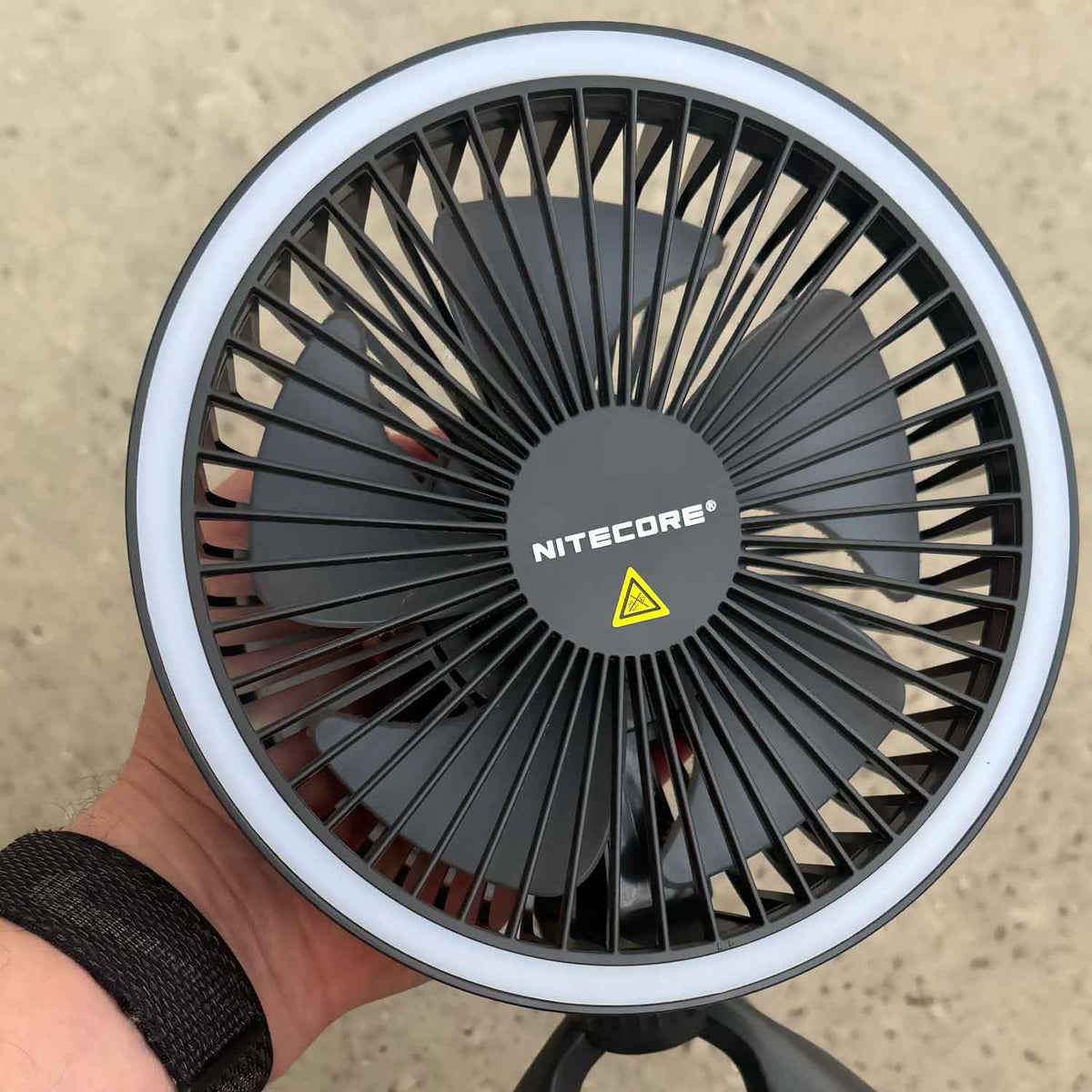 Nitecore NEF10 – mobiler USB-C Ventilator mit LED-Licht und Powerbank 10.000 mAh – Detailansicht