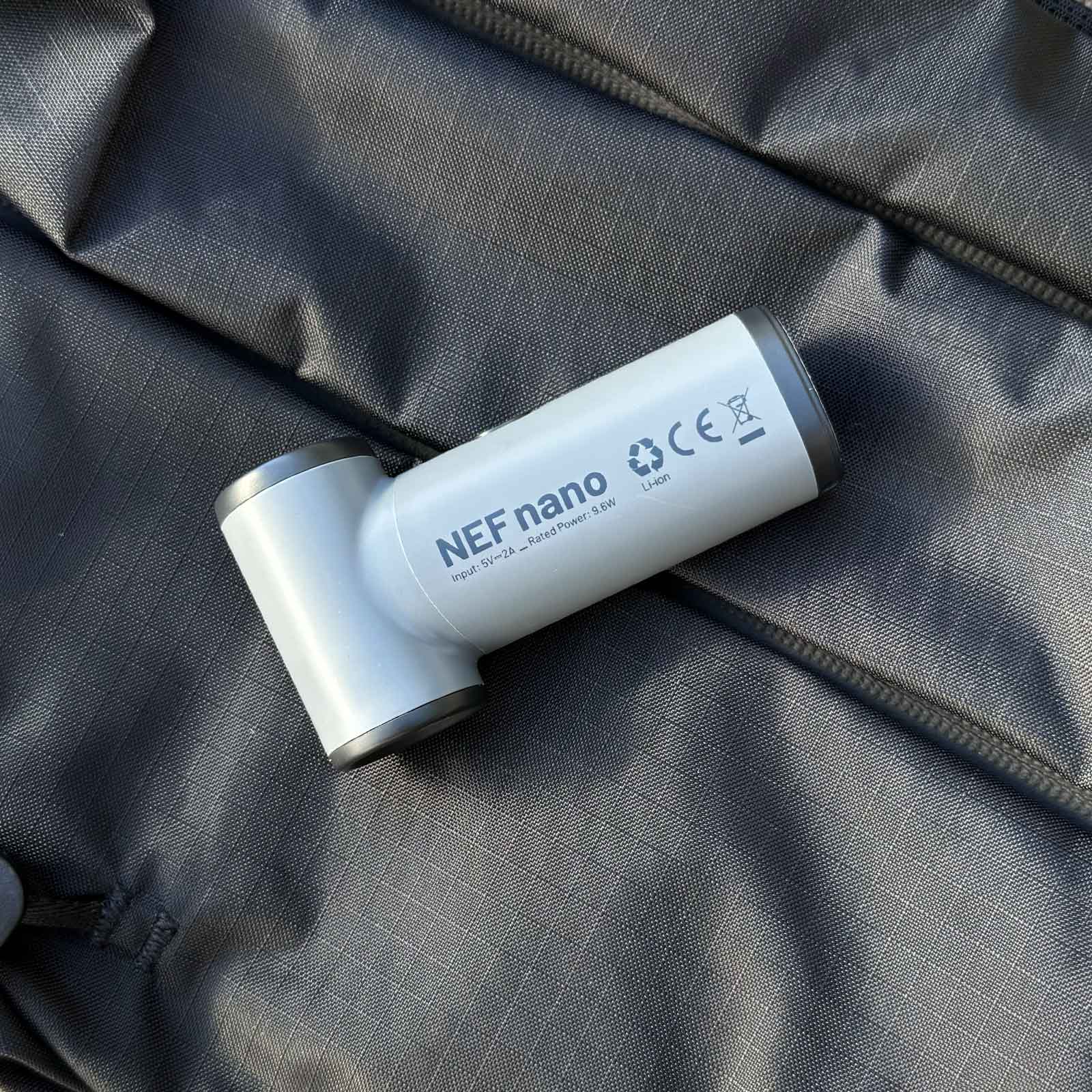 Nitecore NEF NANO – Mini Handventilator Rückseite grau