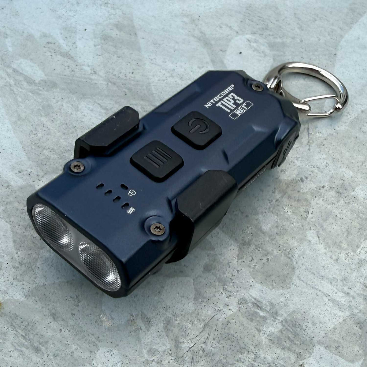 Nitecore TIP3 – Schlüsselbundlampe mit 3 Lichtfarben, 720 Lumen, USB-C & Clip – Detailansicht