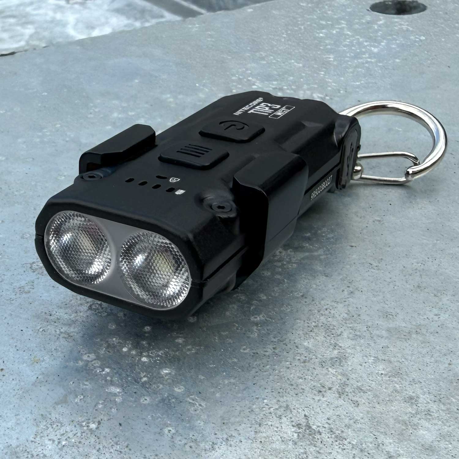 Nitecore TIP3 – Schlüsselbundlampe mit 3 Lichtfarben, 720 Lumen, USB-C & Clip – Detailansicht