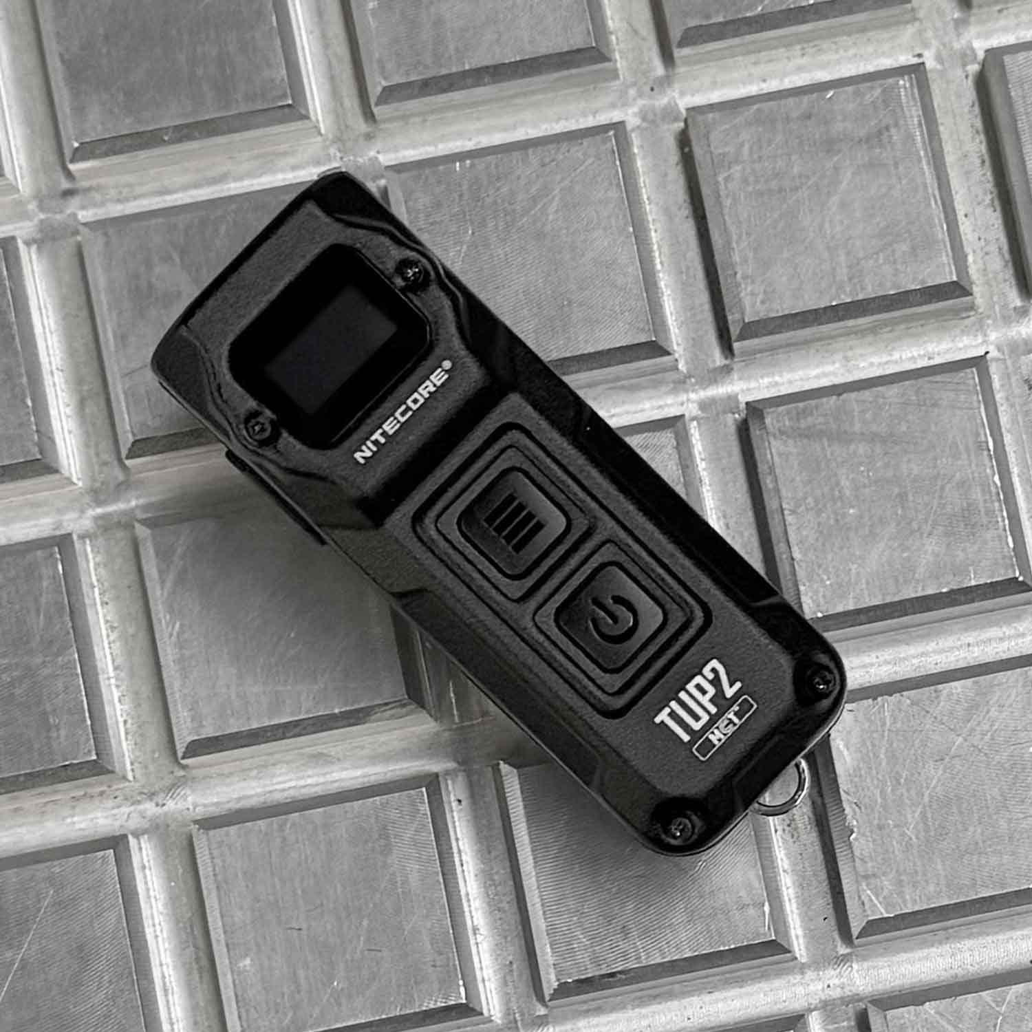 Nitecore TUP2 - Mini-Taschenlampe mit 3 Lichtfarben 1200 Lumen USB-C – Detailansicht