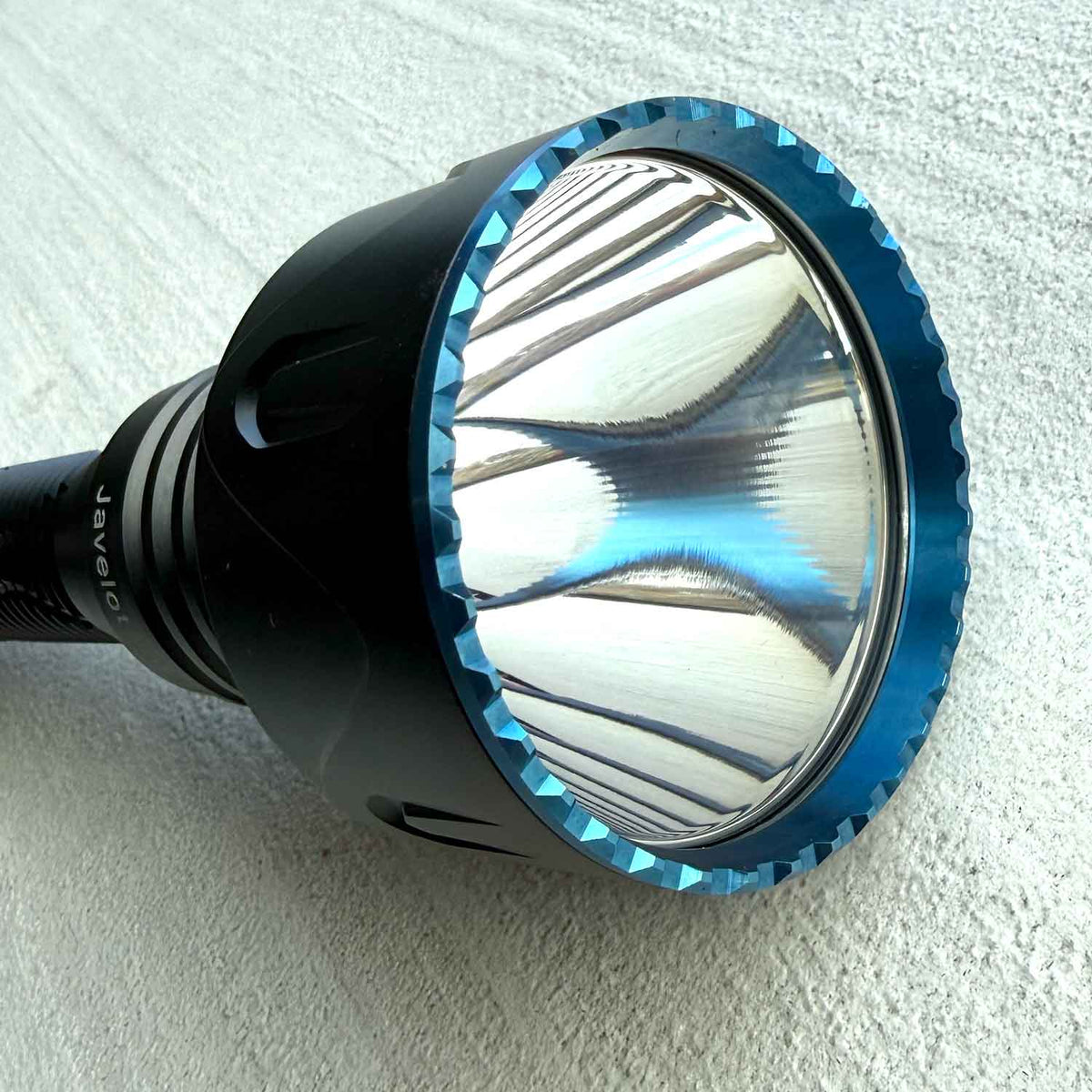 Olight Javelot Pro 2 – Thrower Taschenlampe mit 1050 m Reichweite, 2500 lm, Akku – Detailansicht