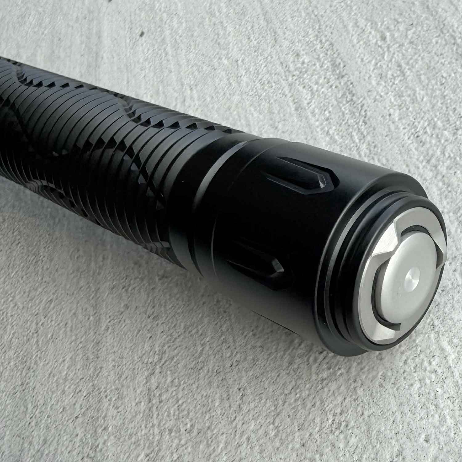 Olight Javelot Pro 2 – Thrower Taschenlampe mit 1050 m Reichweite, 2500 lm, Akku – Detailansicht