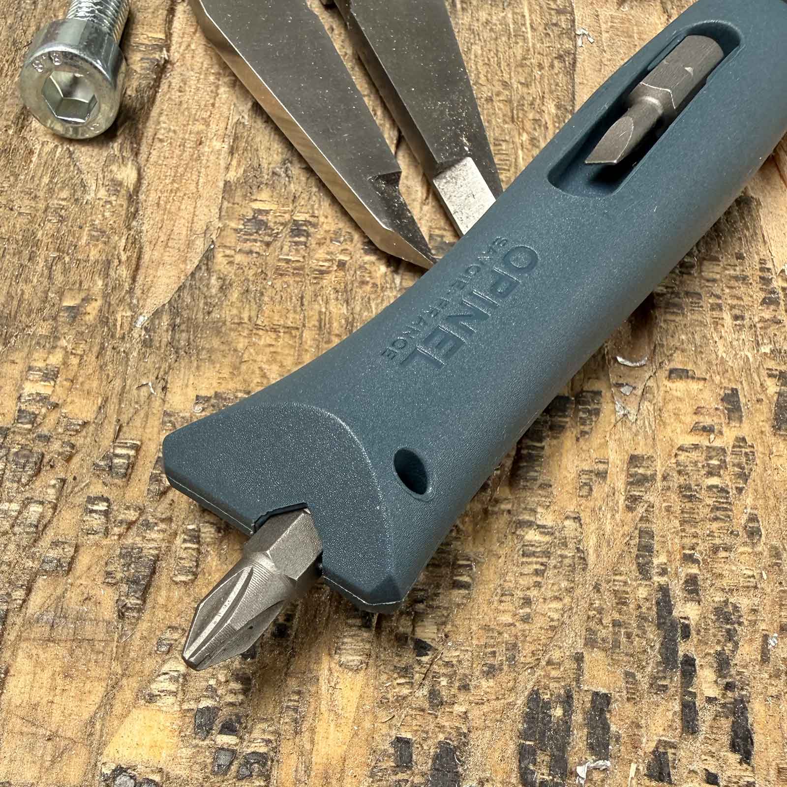 Opinel No 09 DIY Bricolage – Heimwerker Taschenmesser mit Abisolierer und Bits in 2 Farben – Messeransicht