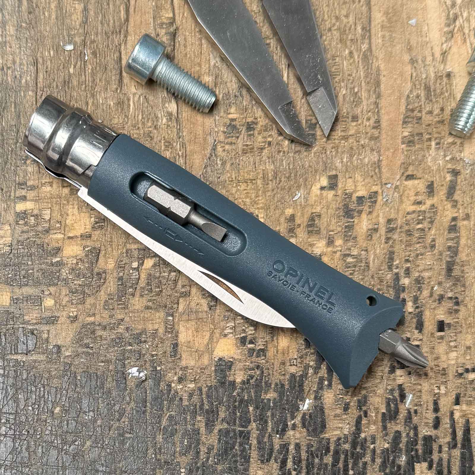 Opinel No 09 DIY Bricolage – Heimwerker Taschenmesser mit Abisolierer und Bits in 2 Farben – Messeransicht