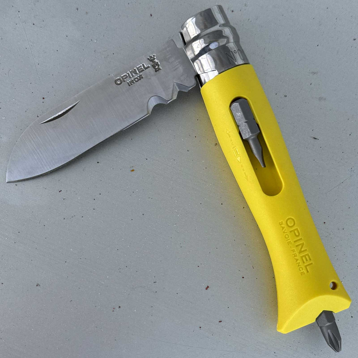 Opinel No 09 DIY Bricolage – Heimwerker Taschenmesser mit Abisolierer und Bits in 2 Farben – Messeransicht