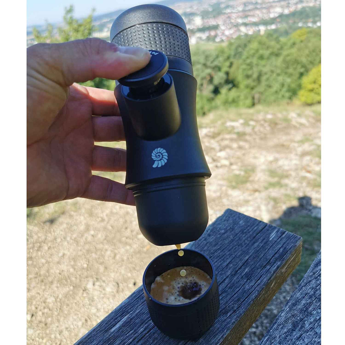 Origin Outdoors To-Go – Mini-Espressokocher mit Trinkbecher, 8 bar Druck & 70 ml – Detailansicht