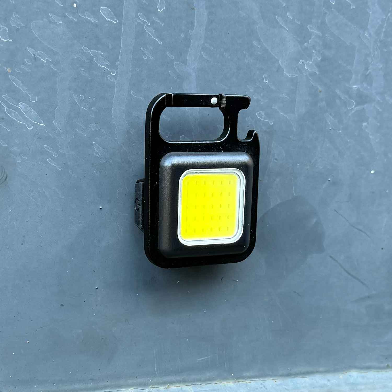 Origin Outdoors LED-Pocketleuchte 500 Lumen USB-C mit Magnet, Karabiner & Flaschenöffner