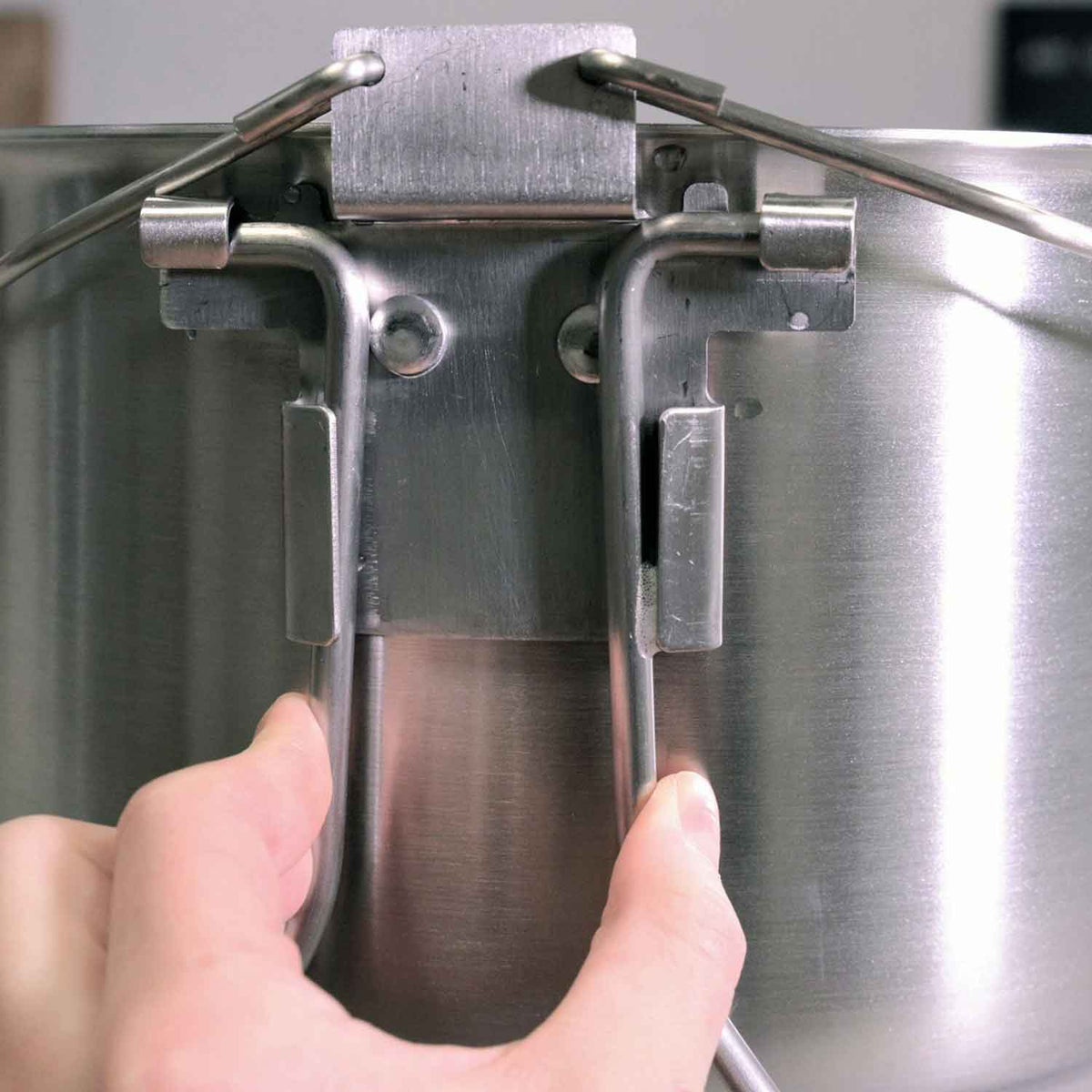 Origin Outdoors Hordentopf – Großer 10 Liter Edelstahl Kochtopf mit Standbeinen – Detailansicht
