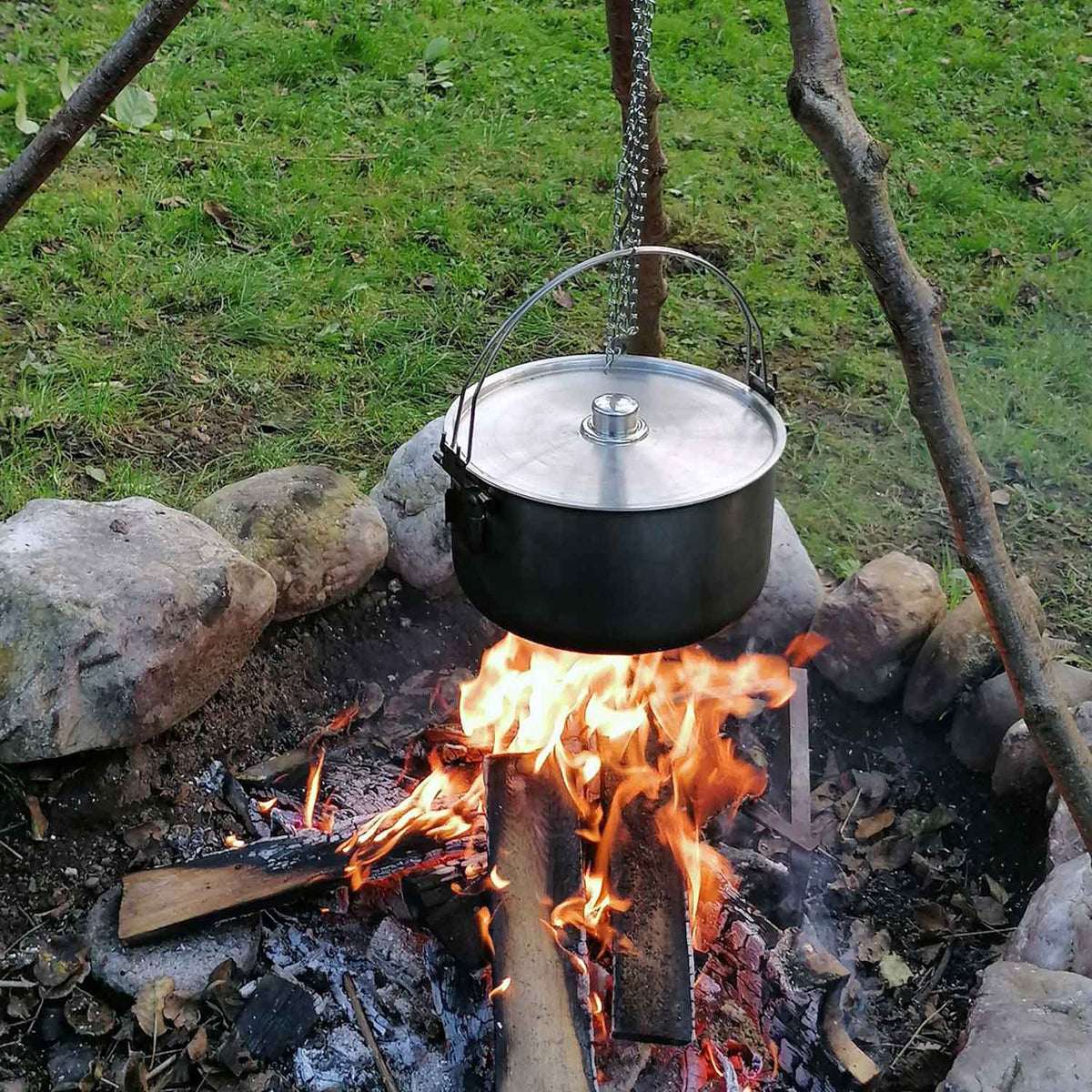 Origin Outdoors Hordentopf – Großer 10 Liter Edelstahl Kochtopf mit Standbeinen – Detailansicht