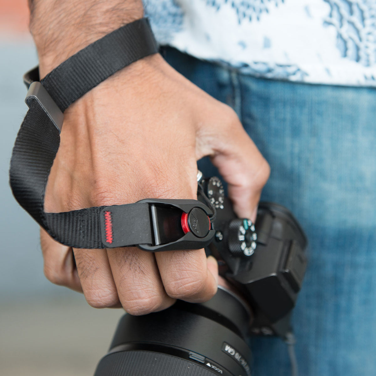 Peak Design Cuff Kamera Handgelenkschlaufe – Schwarz schwarz fallschutz gurt an hand