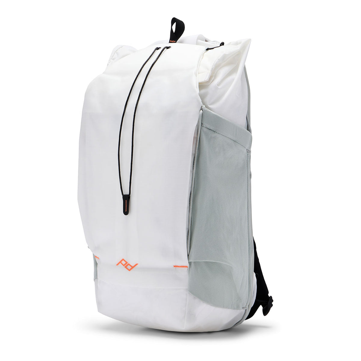 Peak Design Outdoor Backpack 25L – Im urbanen Einsatz in weiß