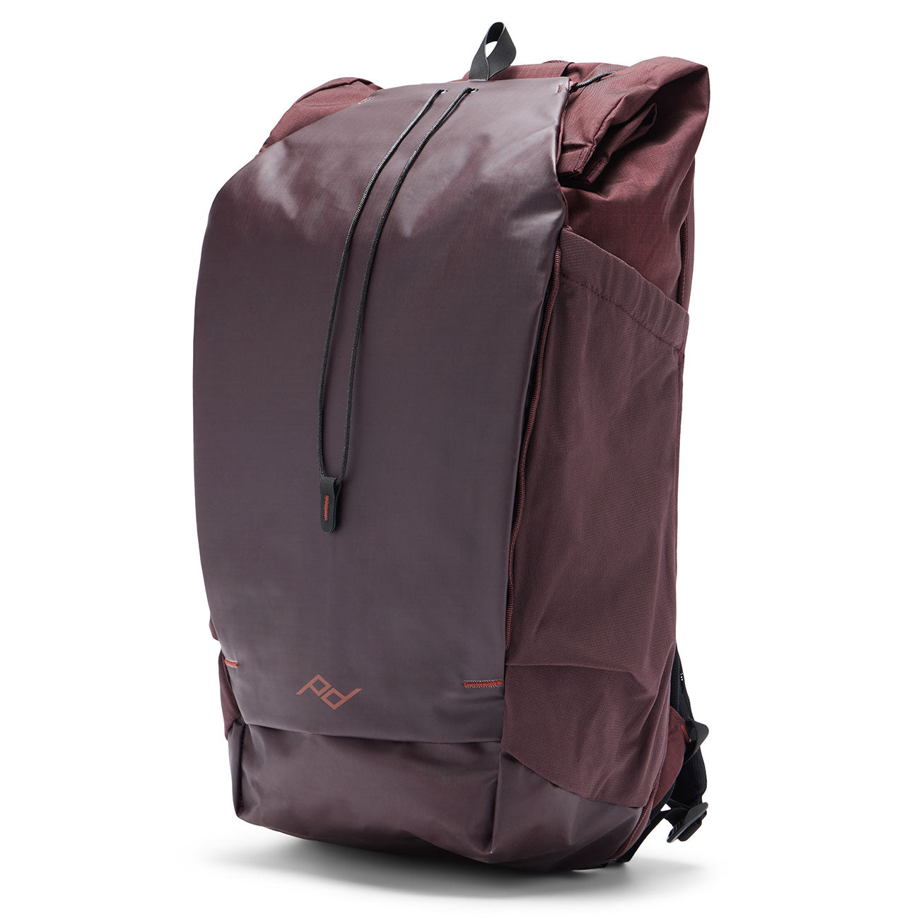 Peak Design Outdoor Backpack 25L – Beim Outdoor-Einsatz in violett (Eclipse) – Detailansicht 27