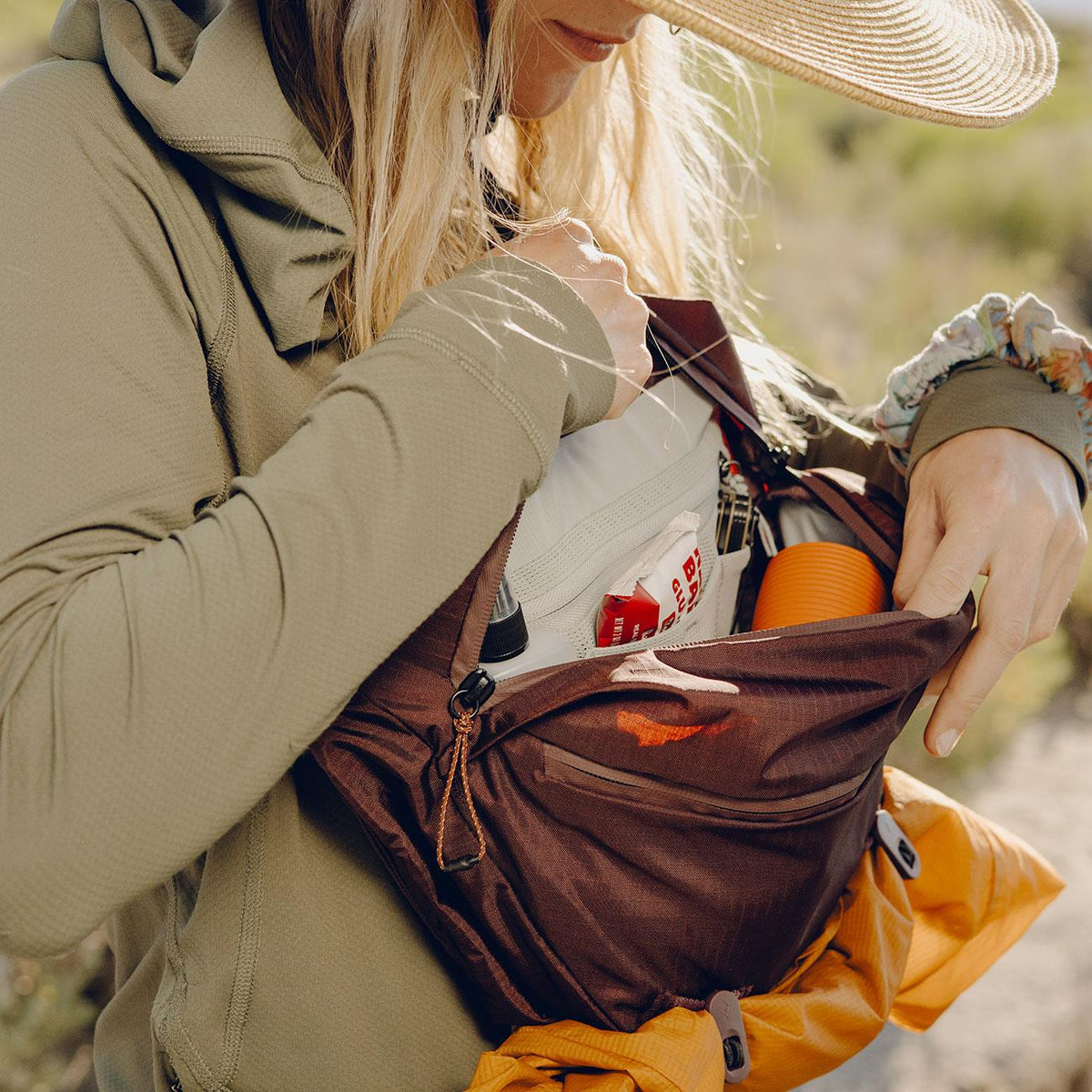 Peak Design Outdoor Sling Bag 7L in 4 Farben – Farbvariante violett, Gürteltasche