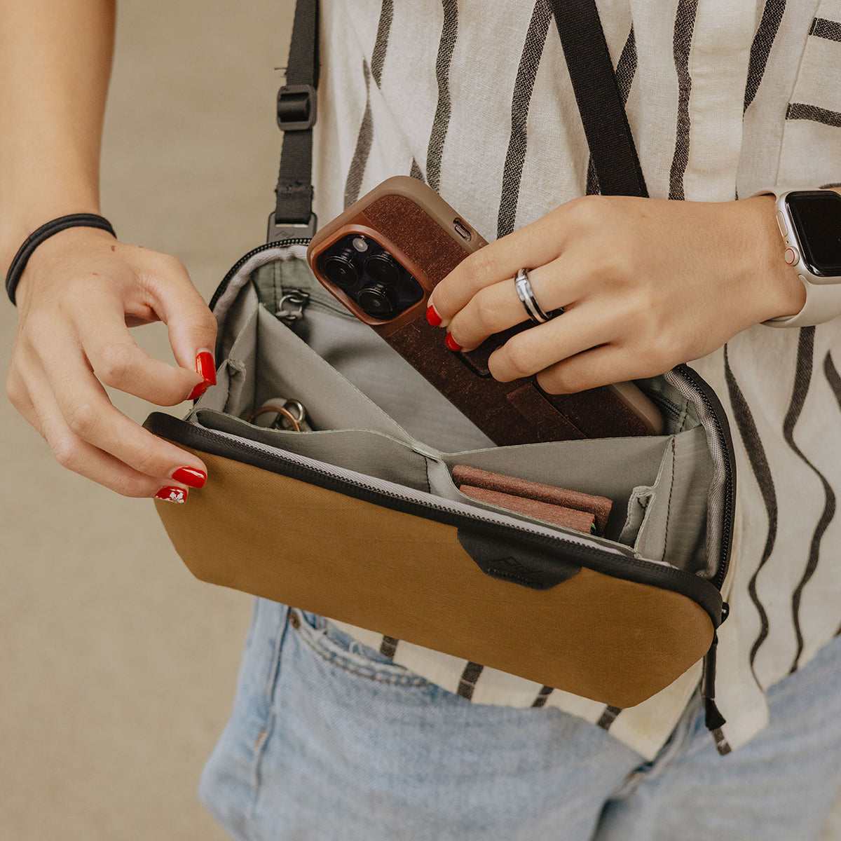 Peak Design Tech Pouch Small - kleine Organizer-Tasche für Zubehör – Detailansicht