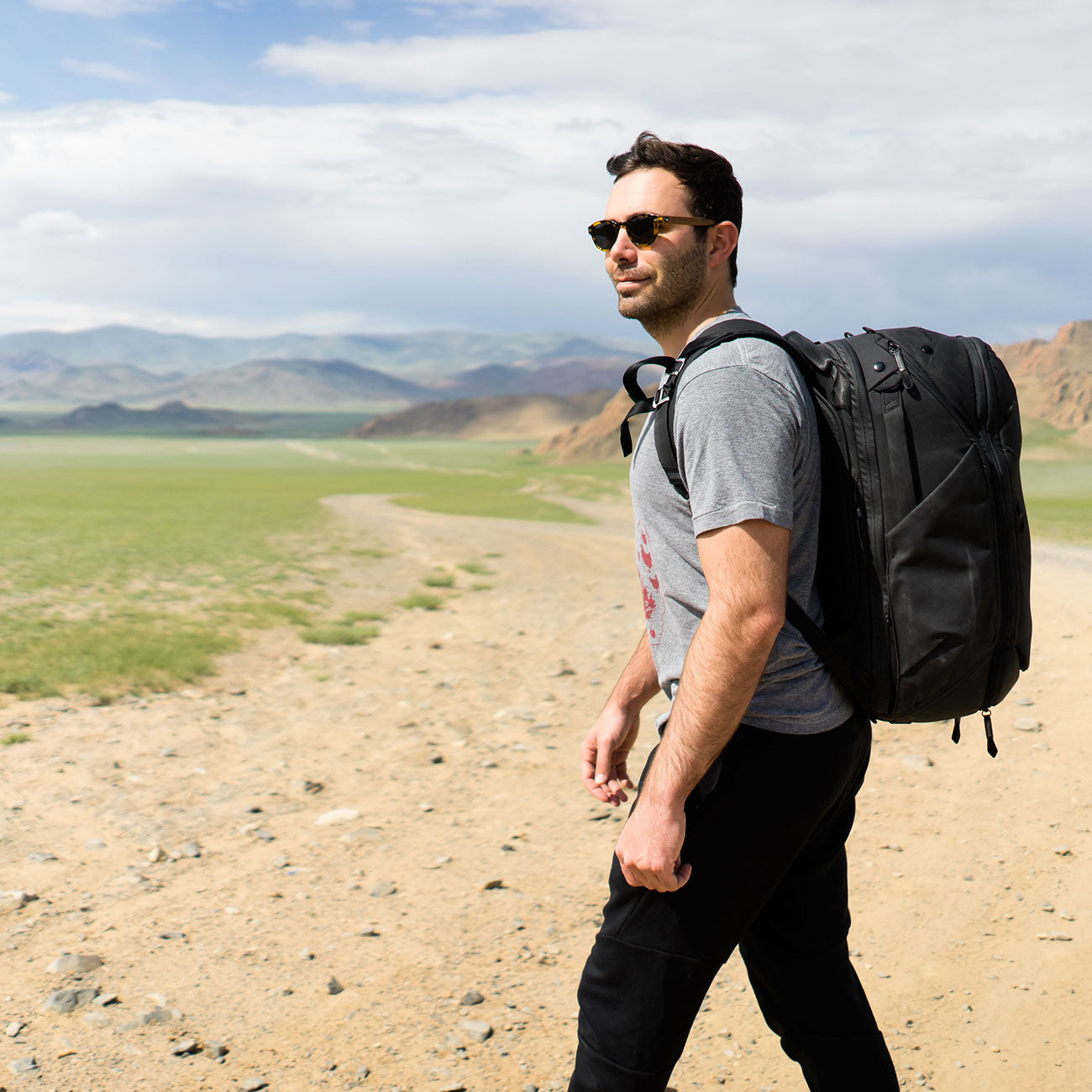 Peak Design Travel Backpack 45L – Modularer Reise- & Fotorucksack in 5 Farben – Detailansicht