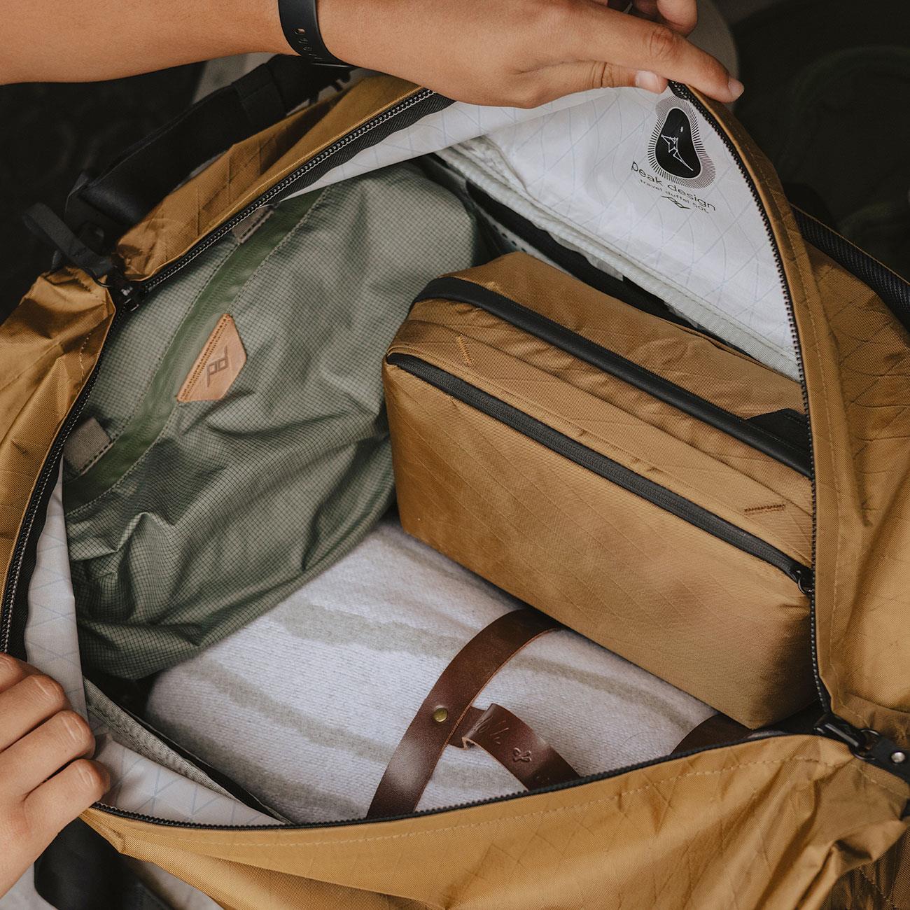 Peak Design Wash Pouch – große Organizer-Kulturtasche (2 – Coyote-braun in Reisetasche Reise