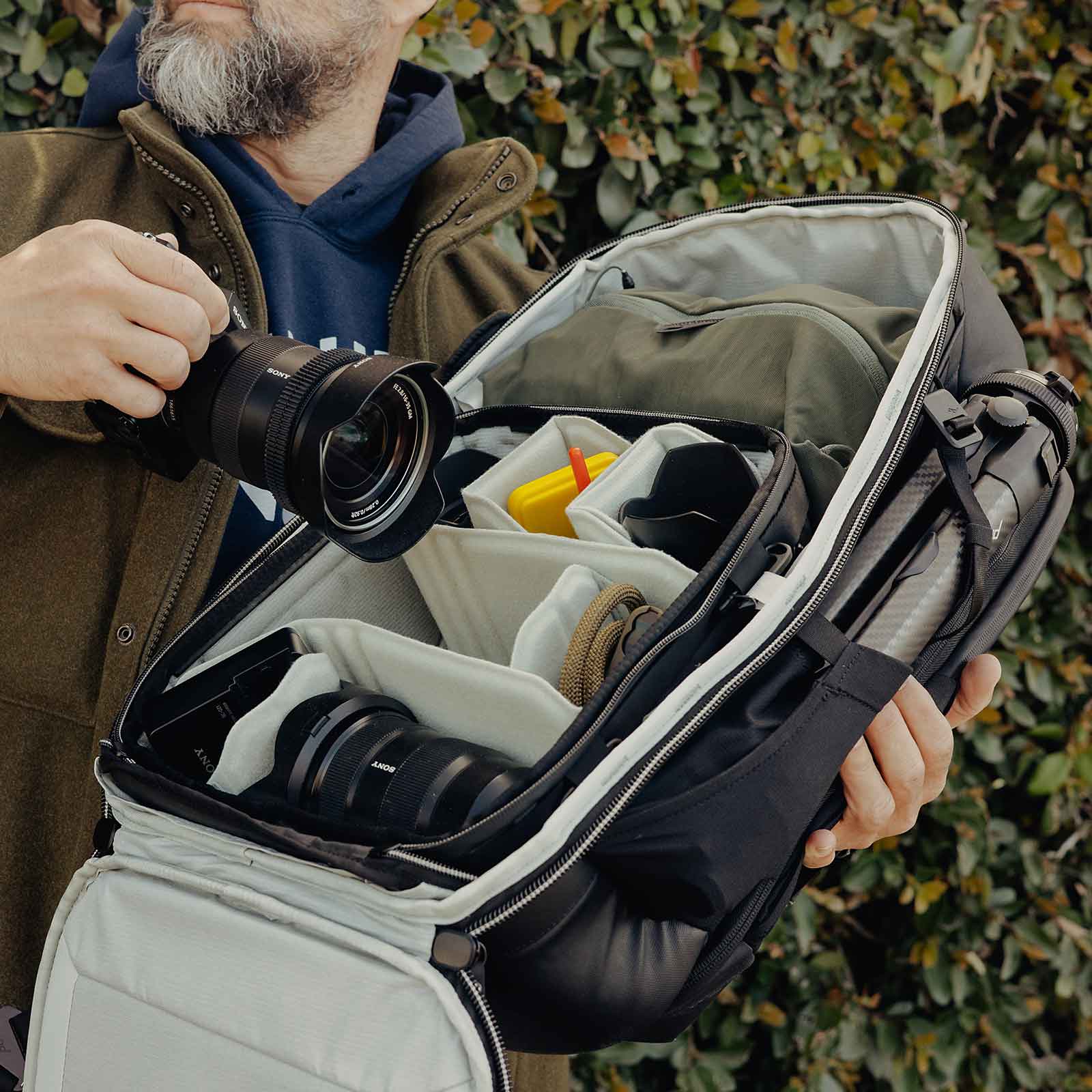Peak Design Travel Backpack 40L – 2-in-1 Reiserucksack mit Daypack – Rückansicht