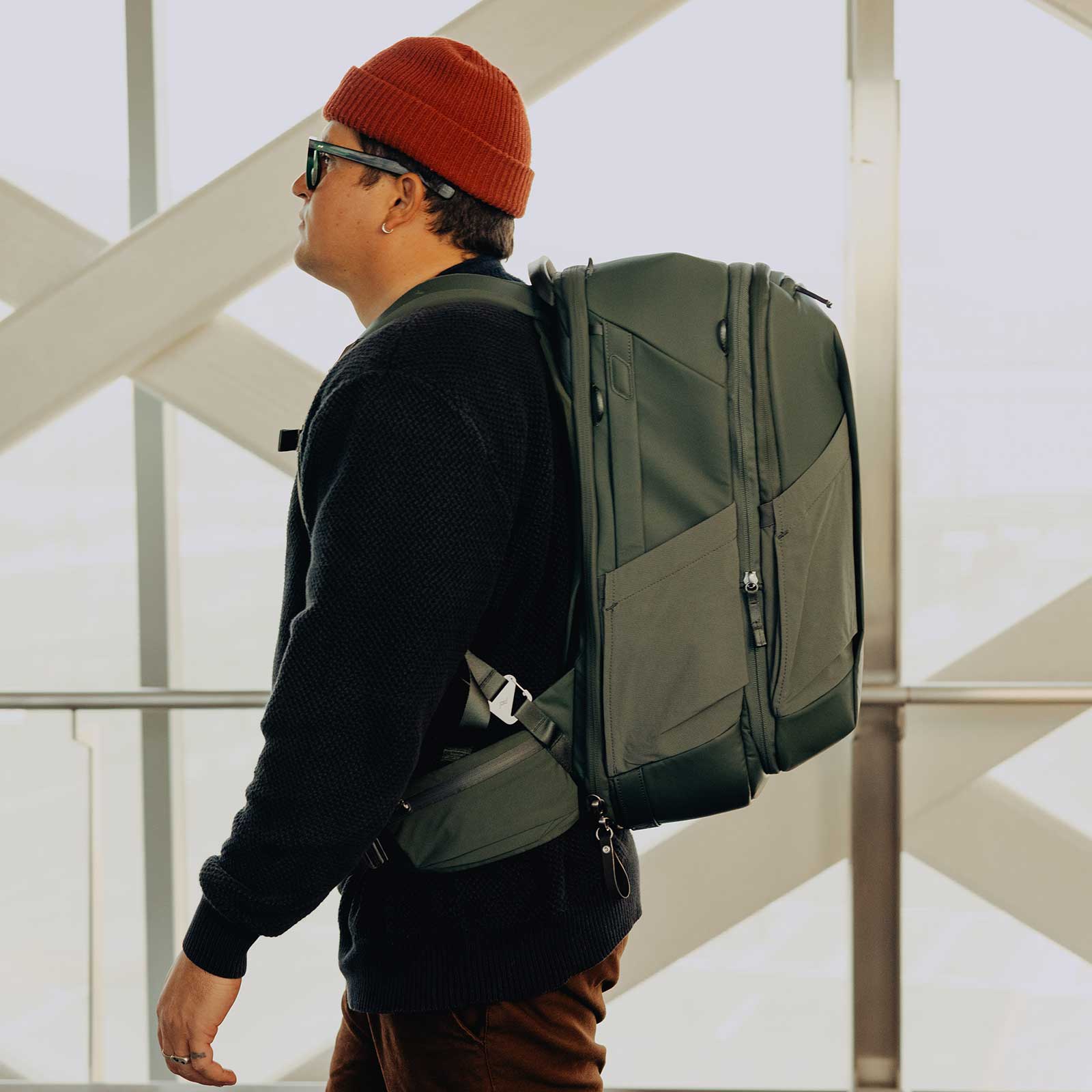 Peak Design Travel Backpack 40L – 2-in-1 Reiserucksack mit Daypack – Rückansicht